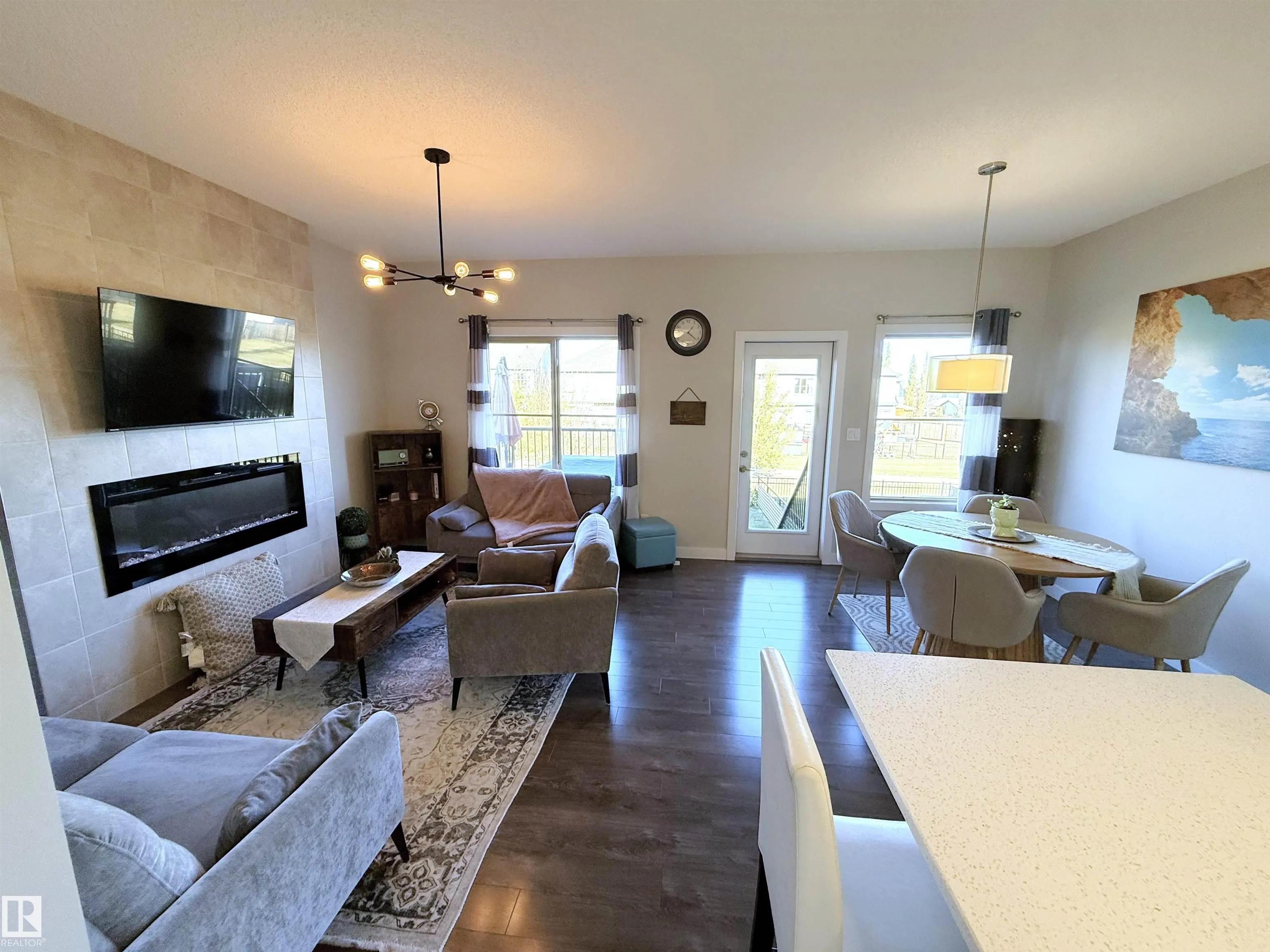 98 GREENBURY Close