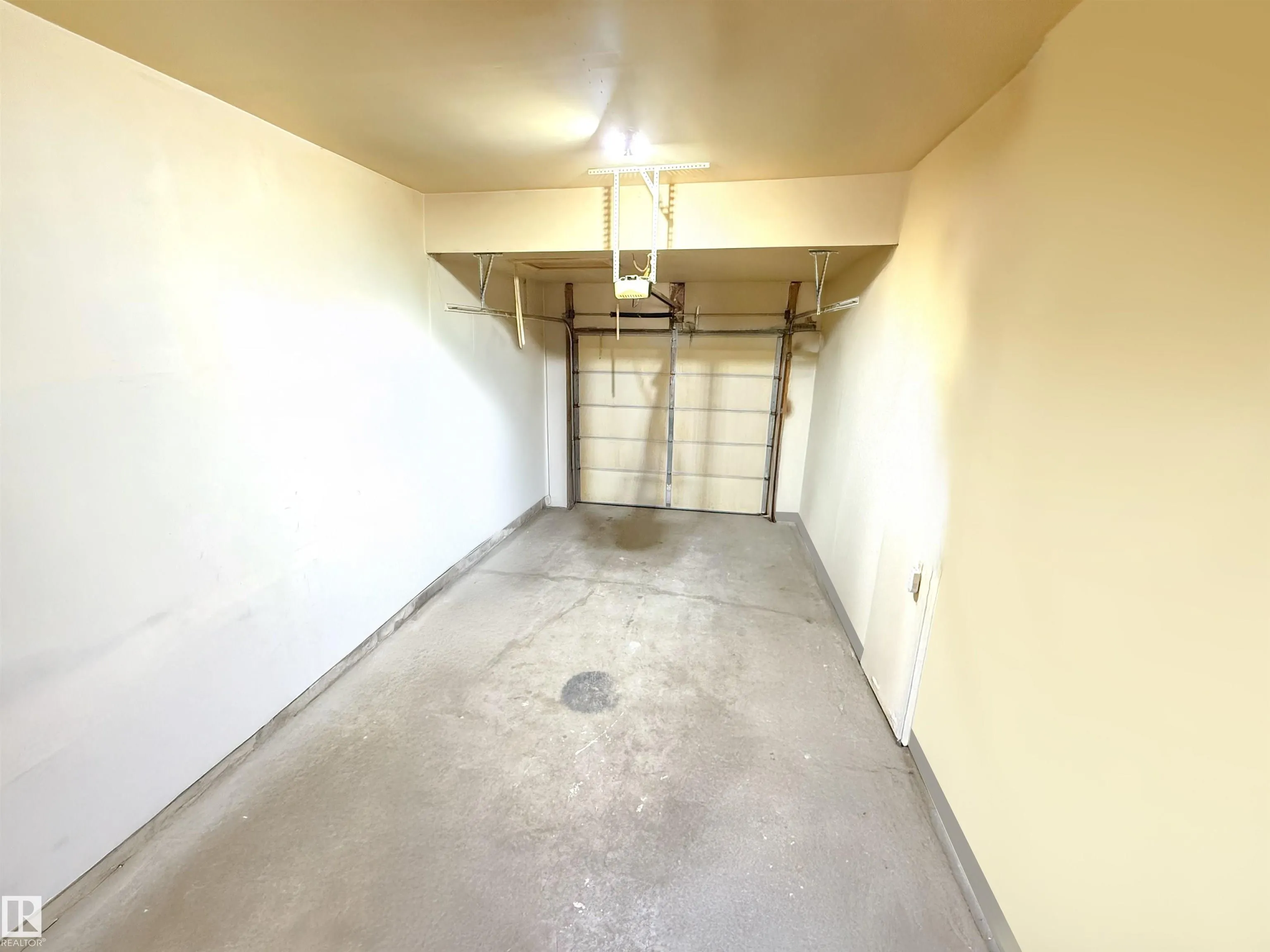 98 GREENBURY Close