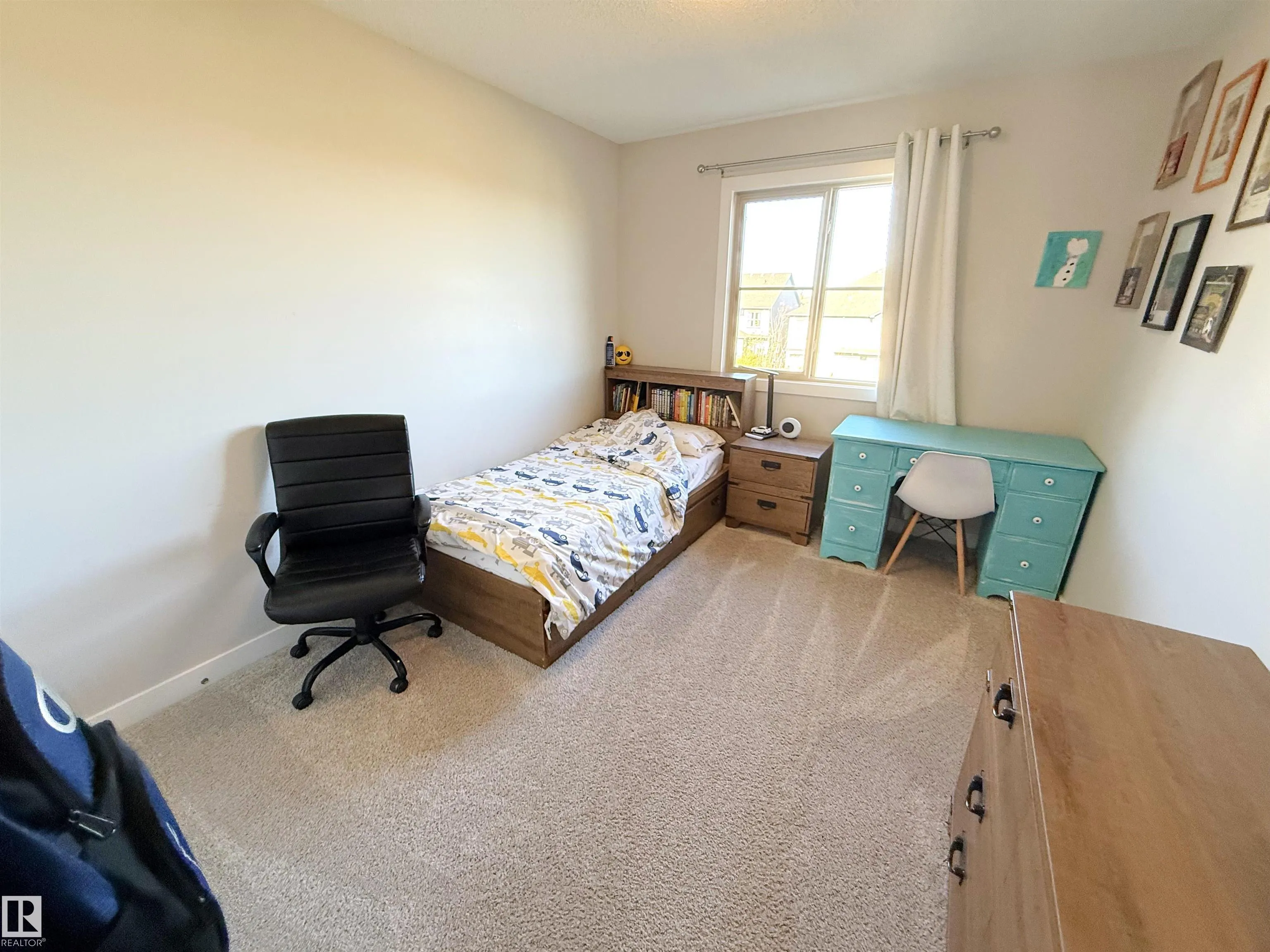 98 GREENBURY Close