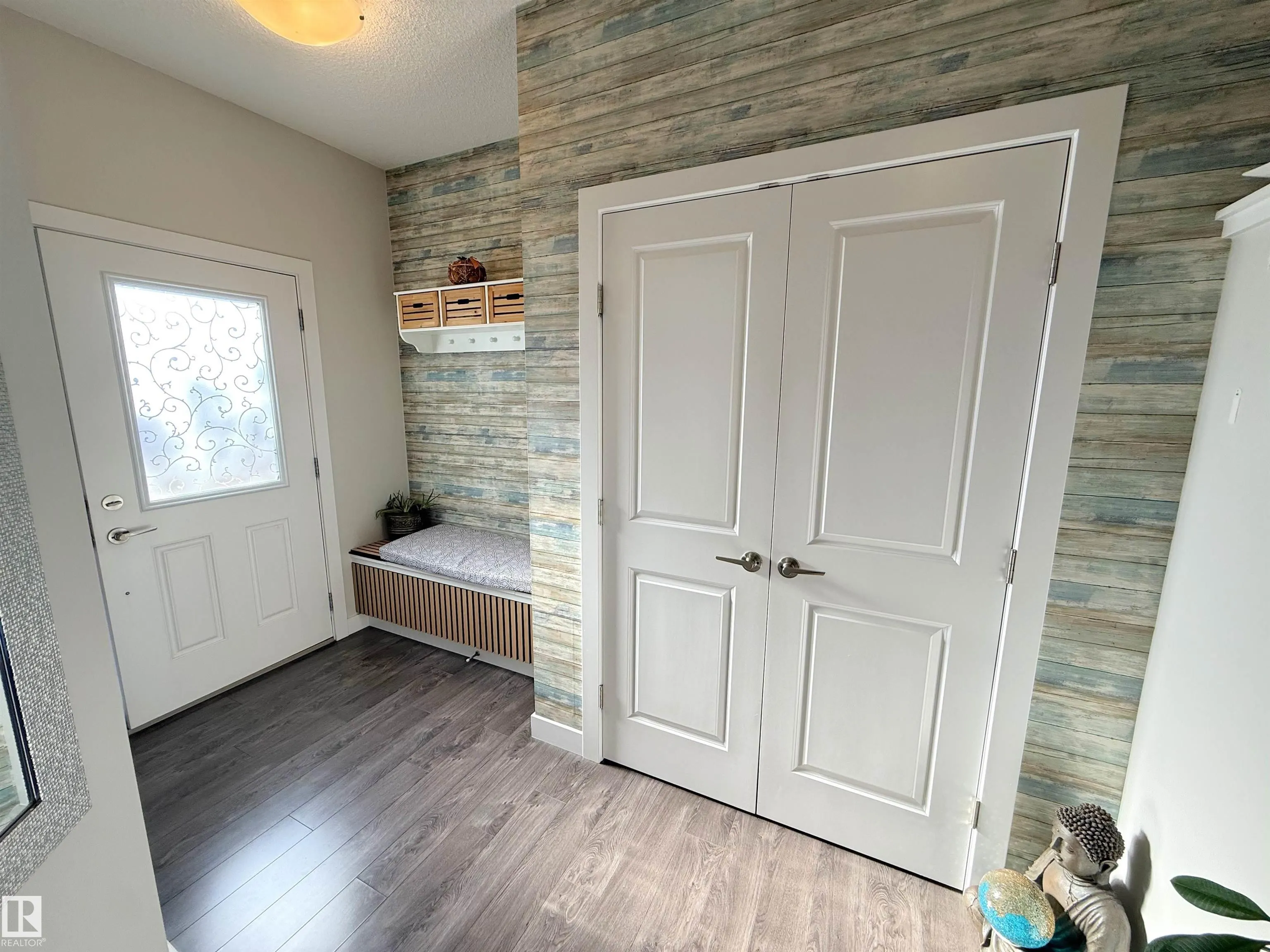 98 GREENBURY Close
