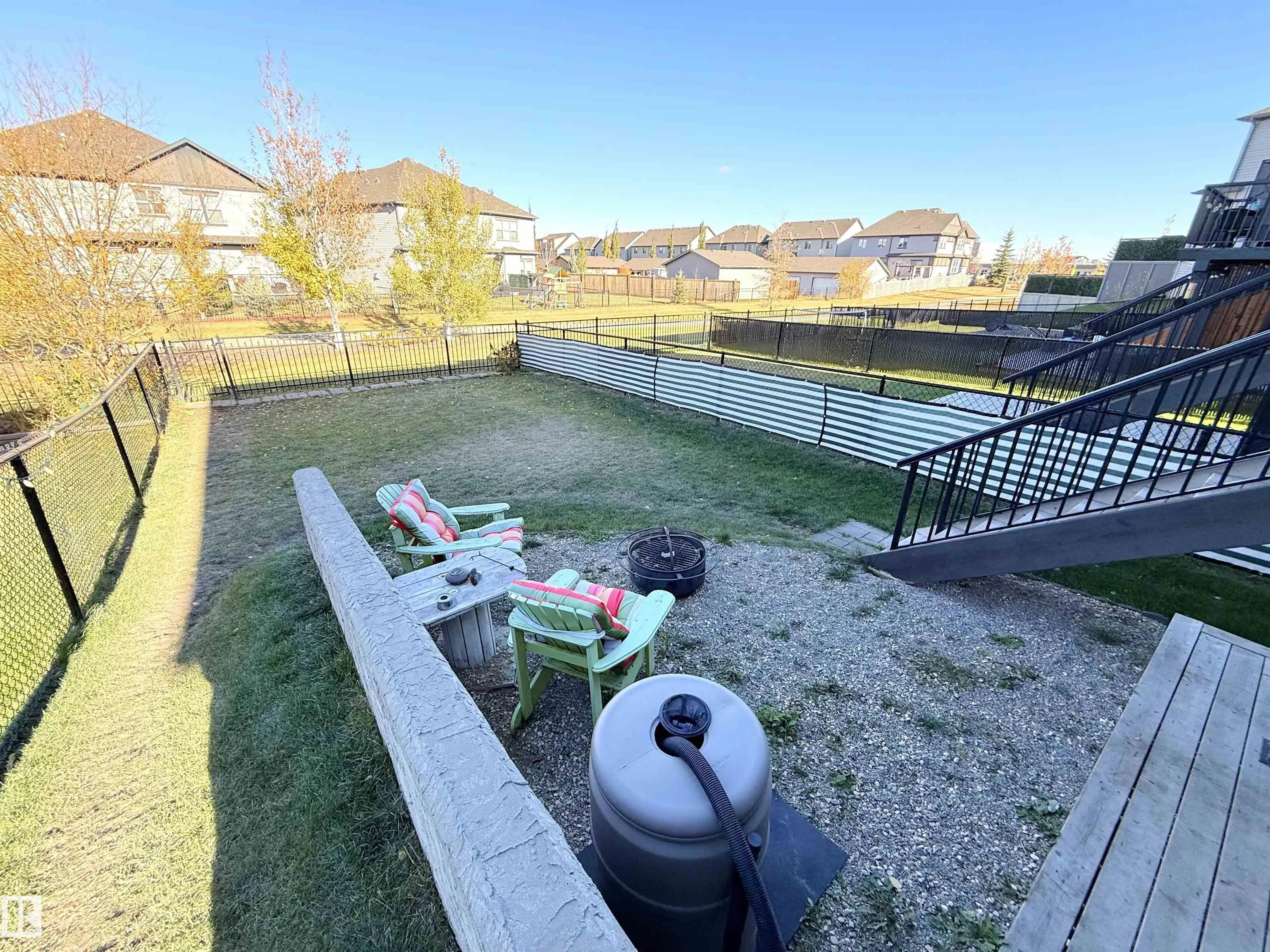 98 GREENBURY Close