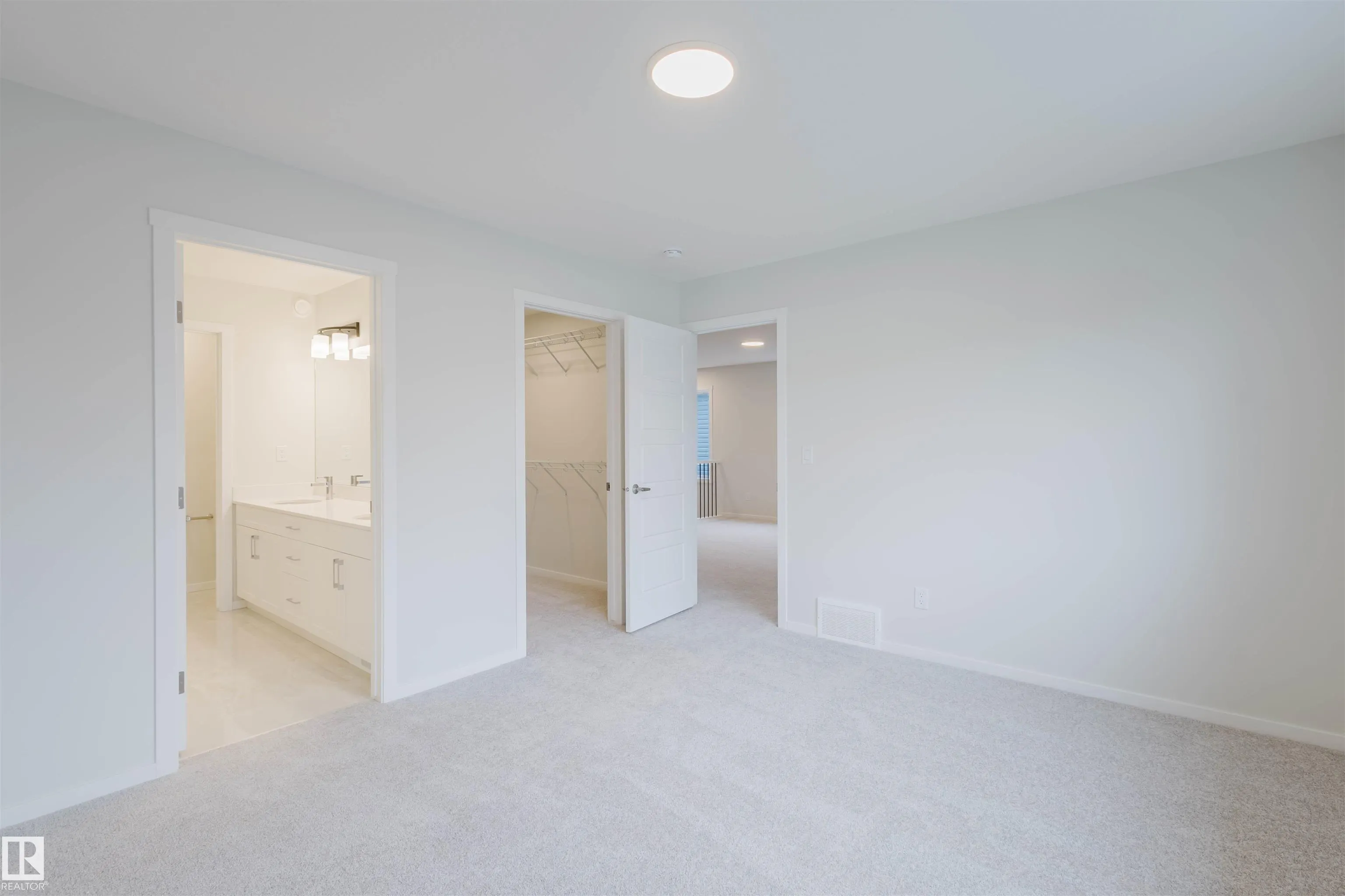 2031 209 Street
