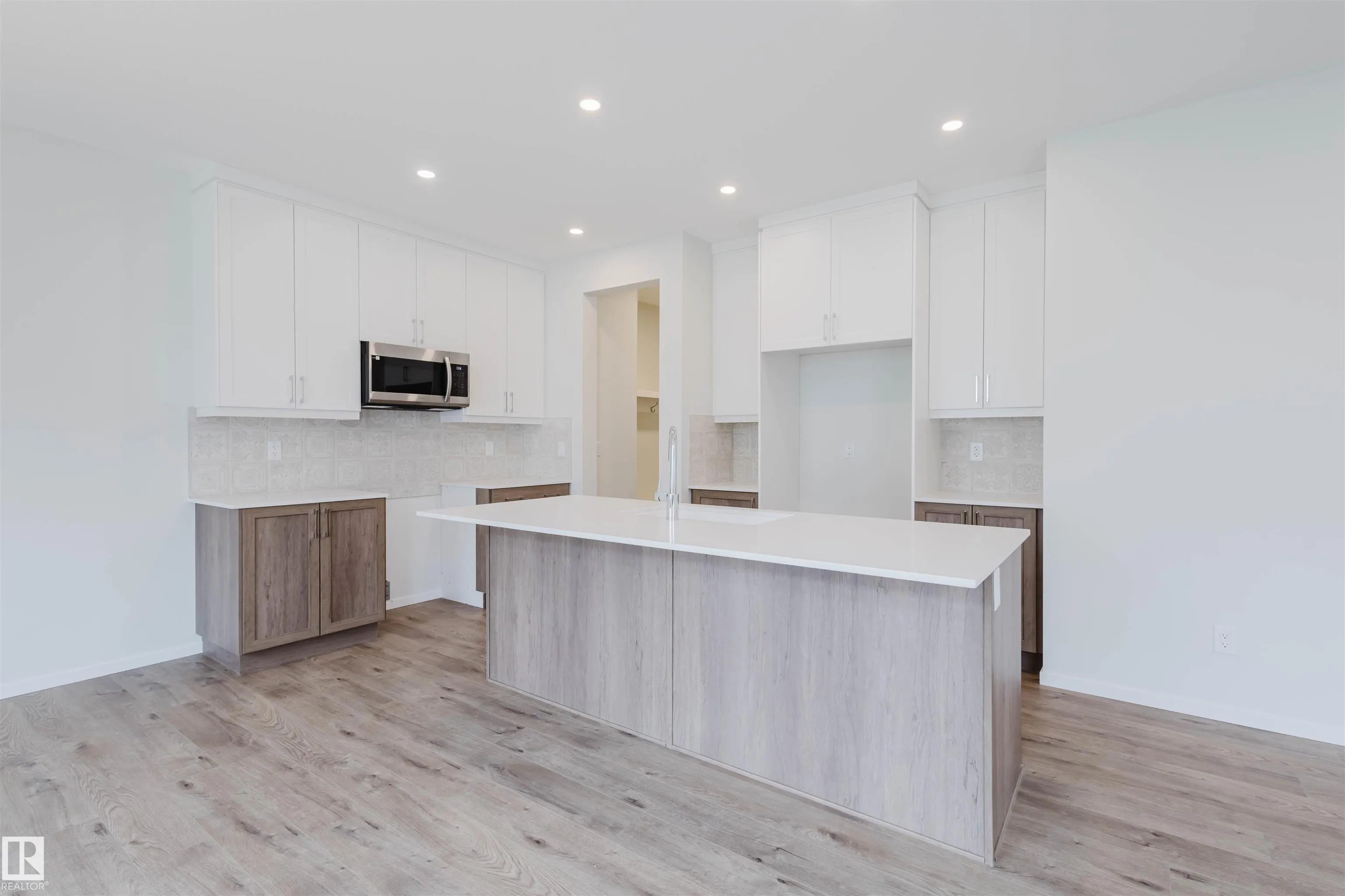 2031 209 Street