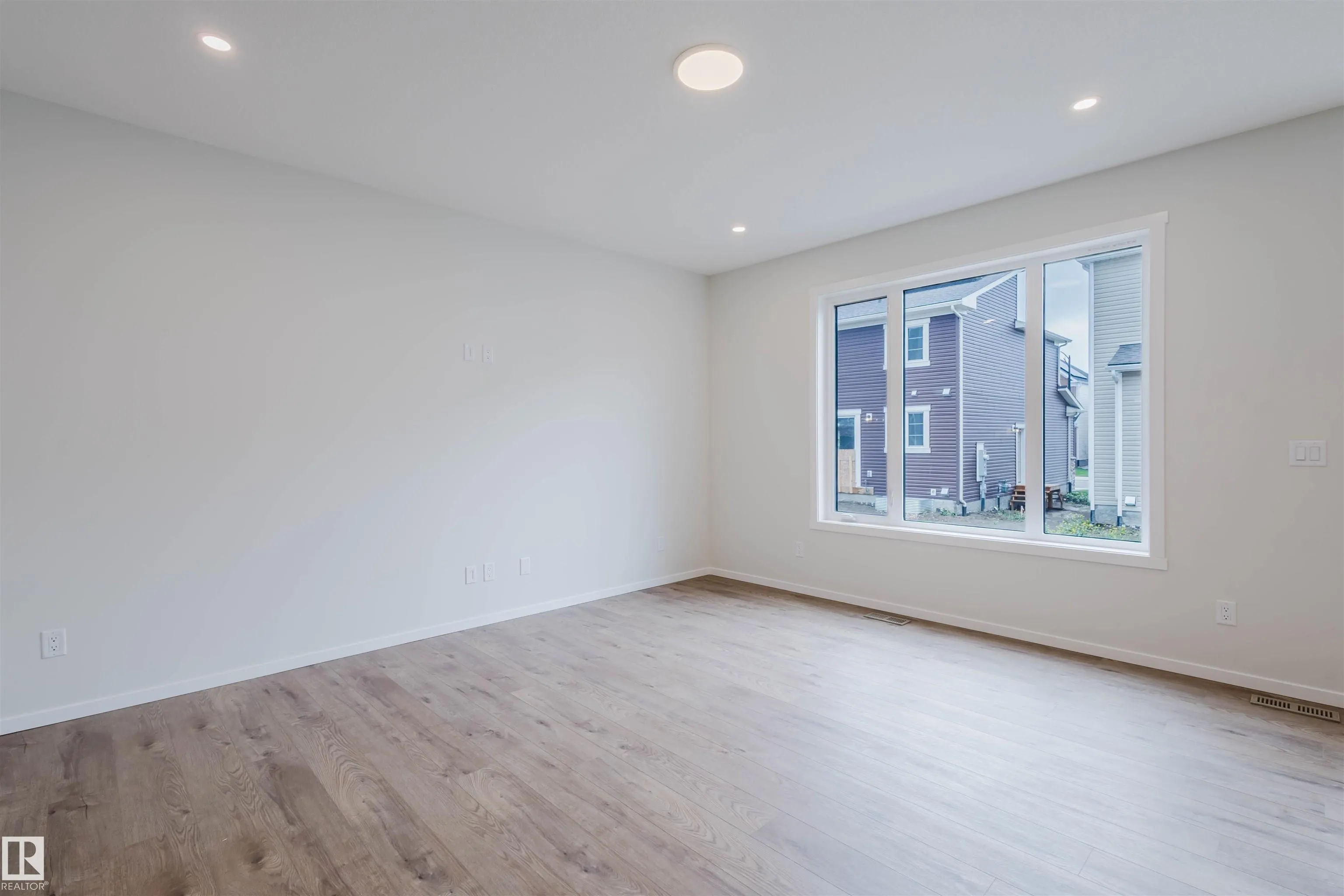 2031 209 Street