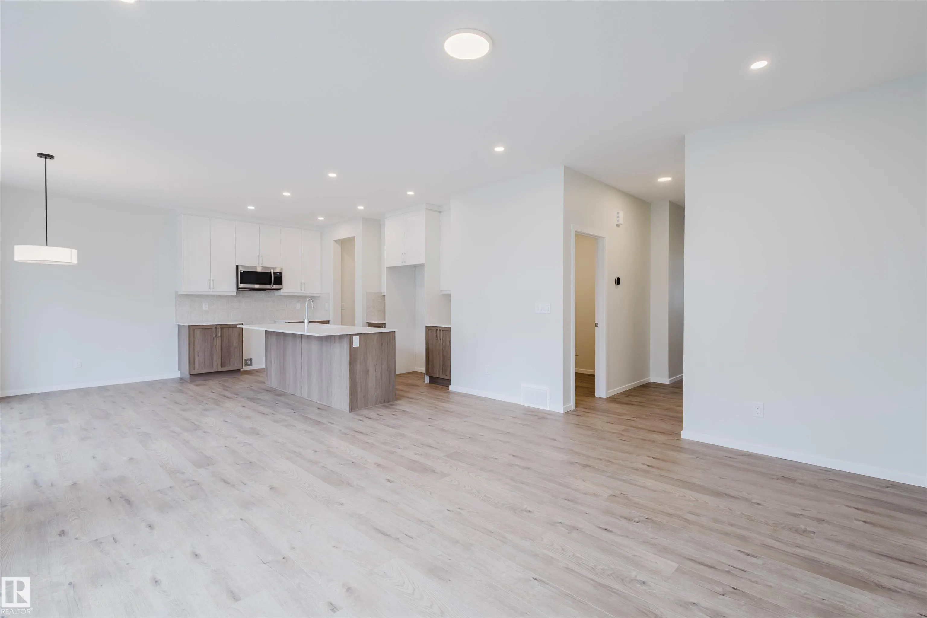 2031 209 Street