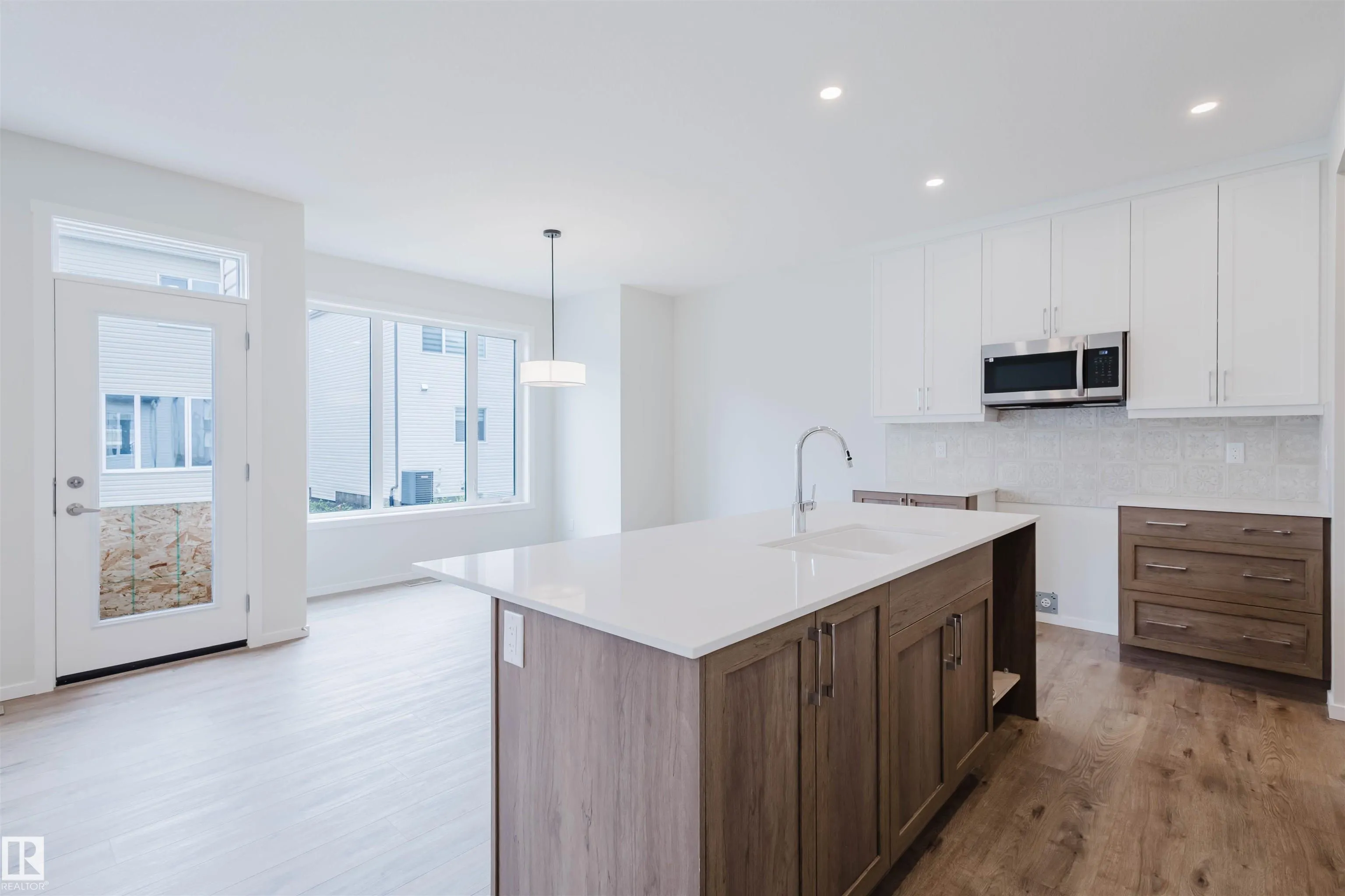 2031 209 Street