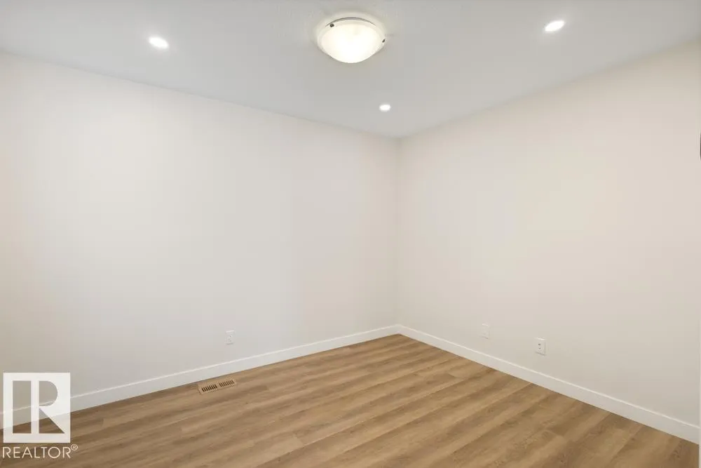 1033 Hearthstone Boulevard