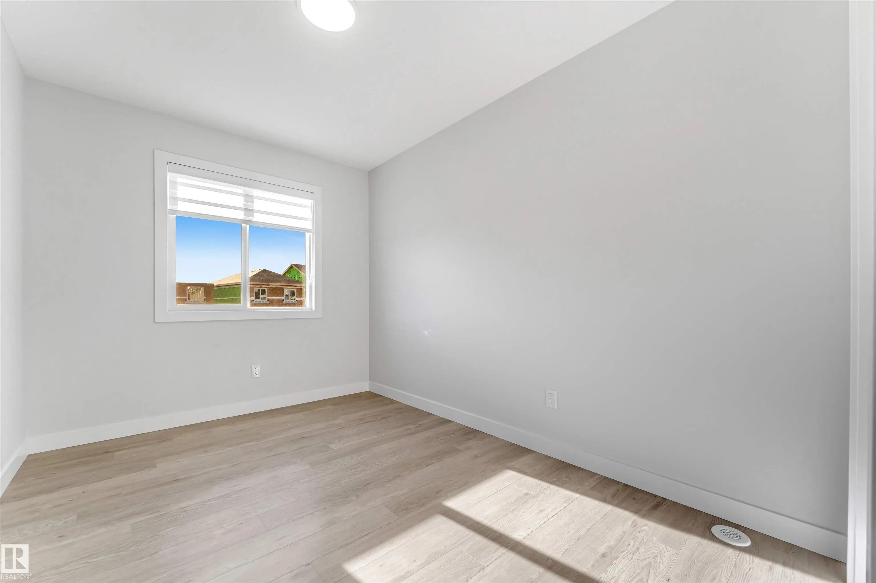 1005 ASTER Boulevard