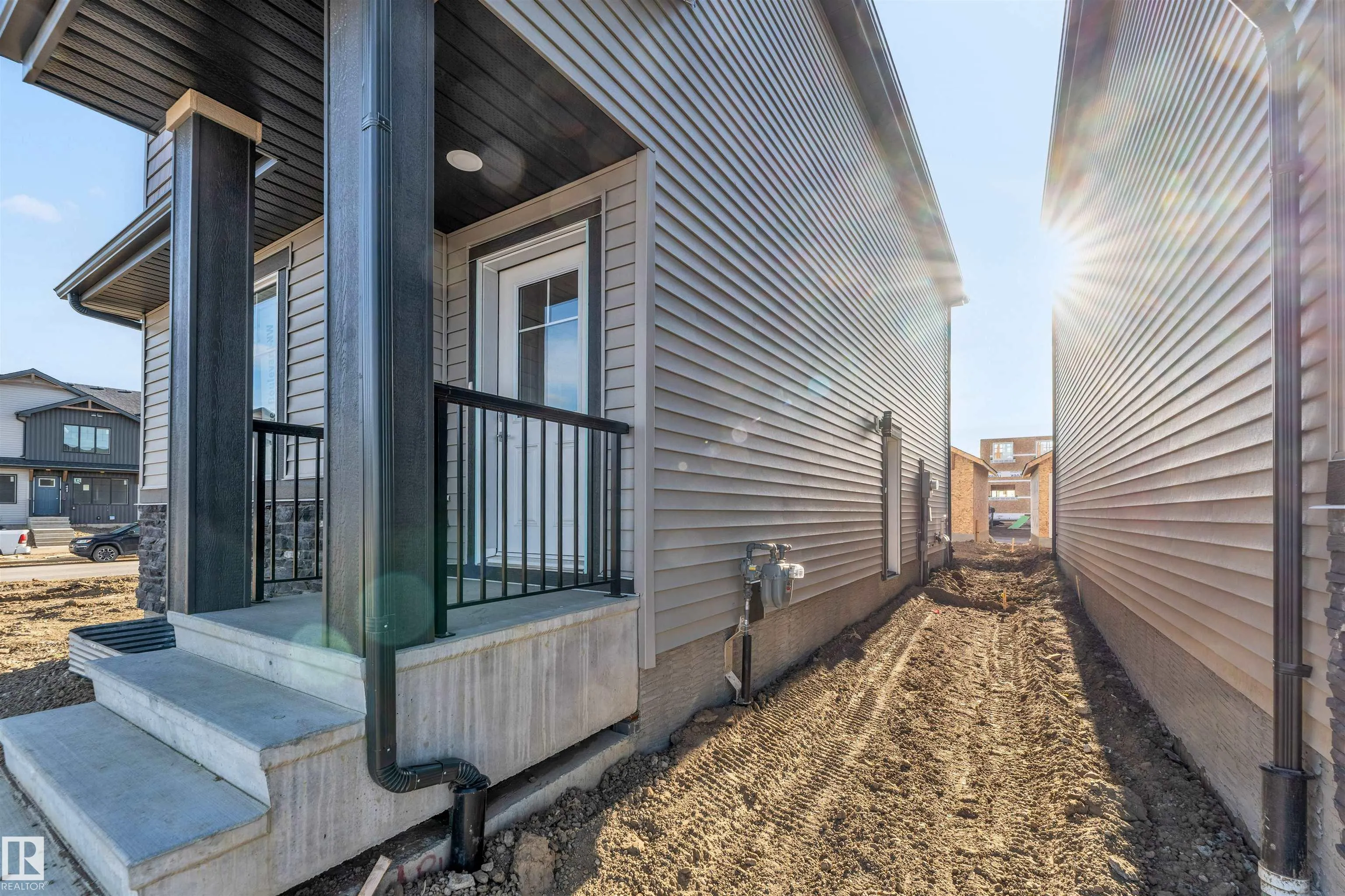 1005 ASTER Boulevard