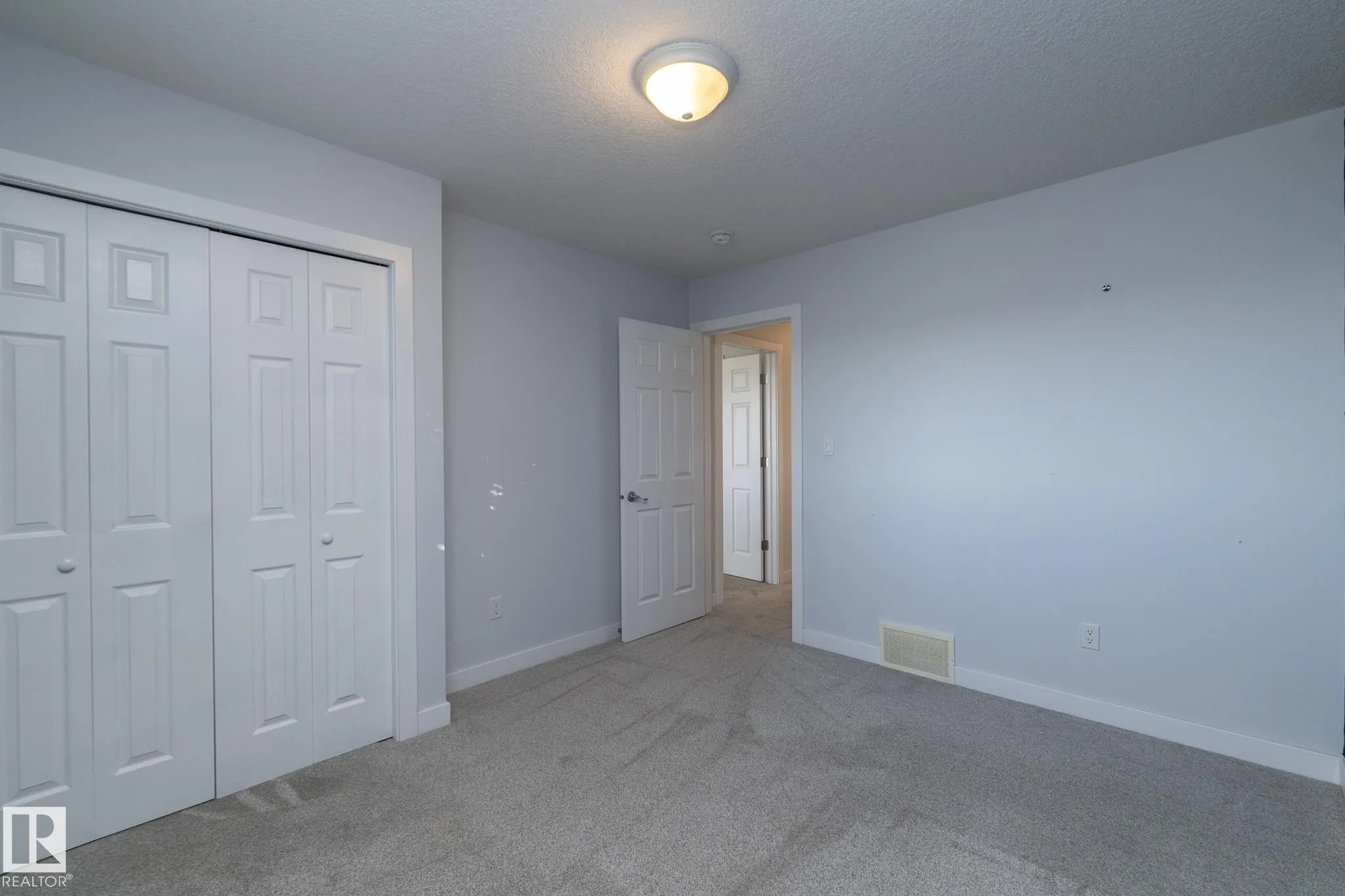 894 OAKLAND Boulevard