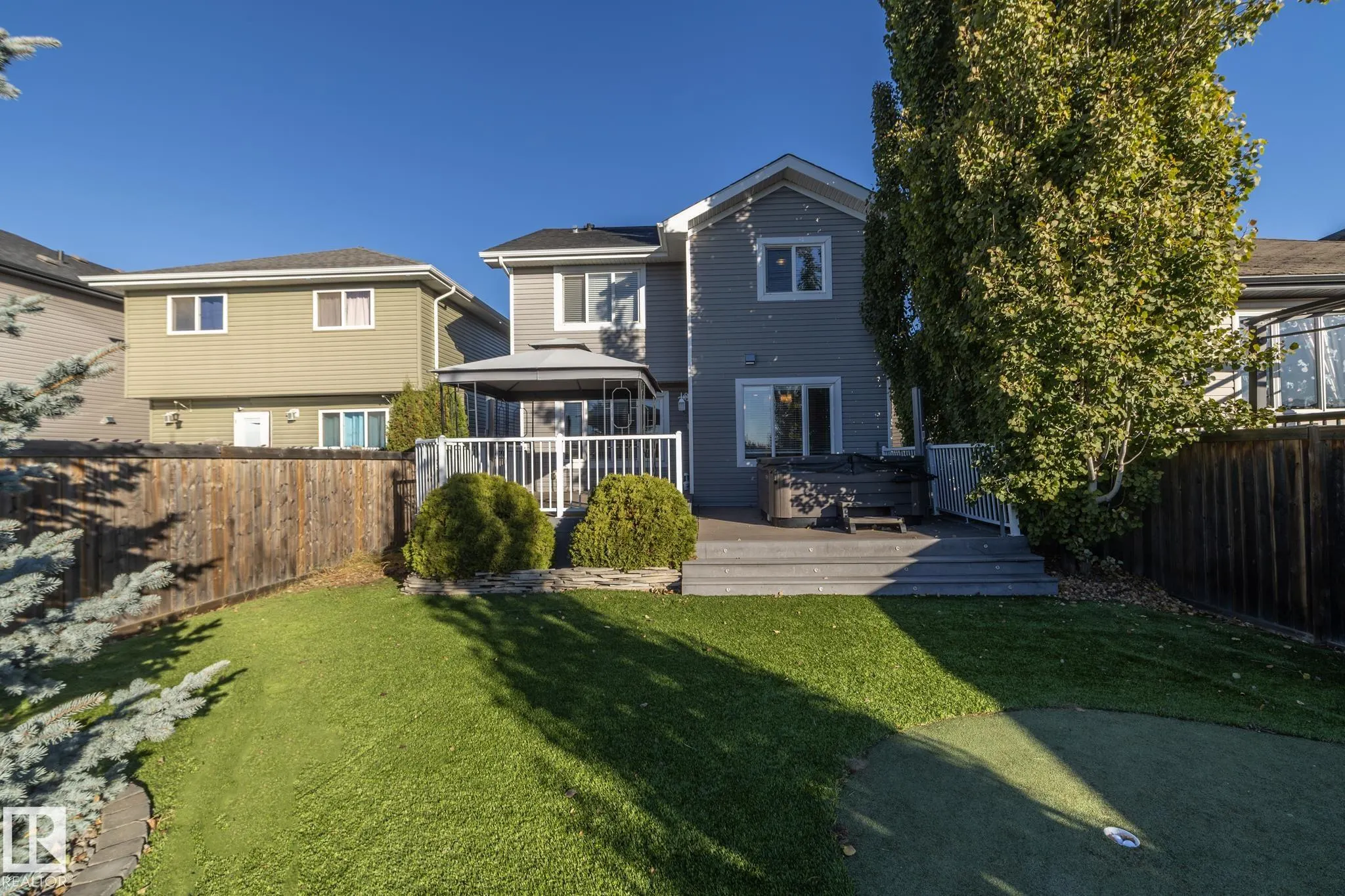 894 OAKLAND Boulevard