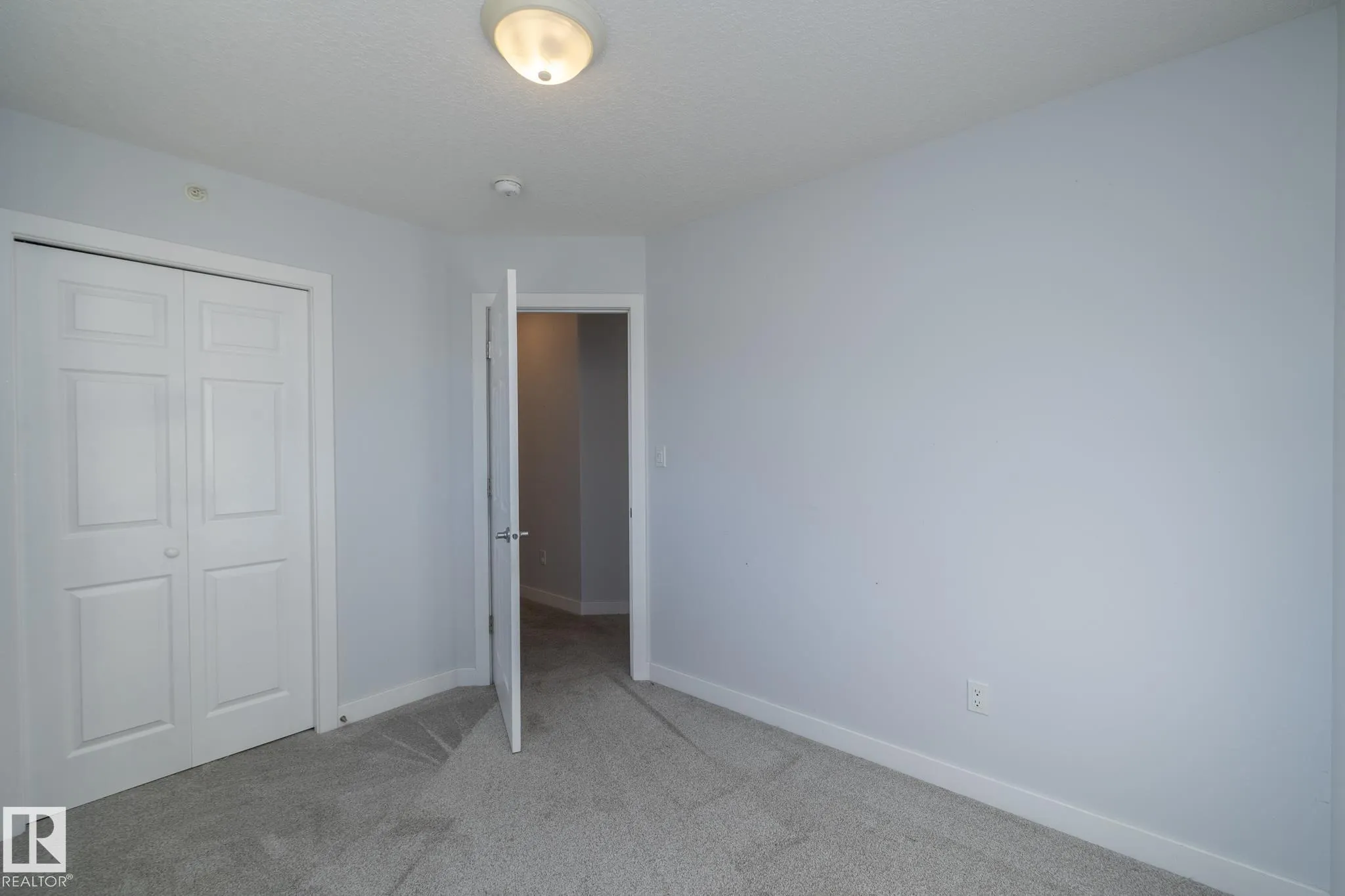 894 OAKLAND Boulevard