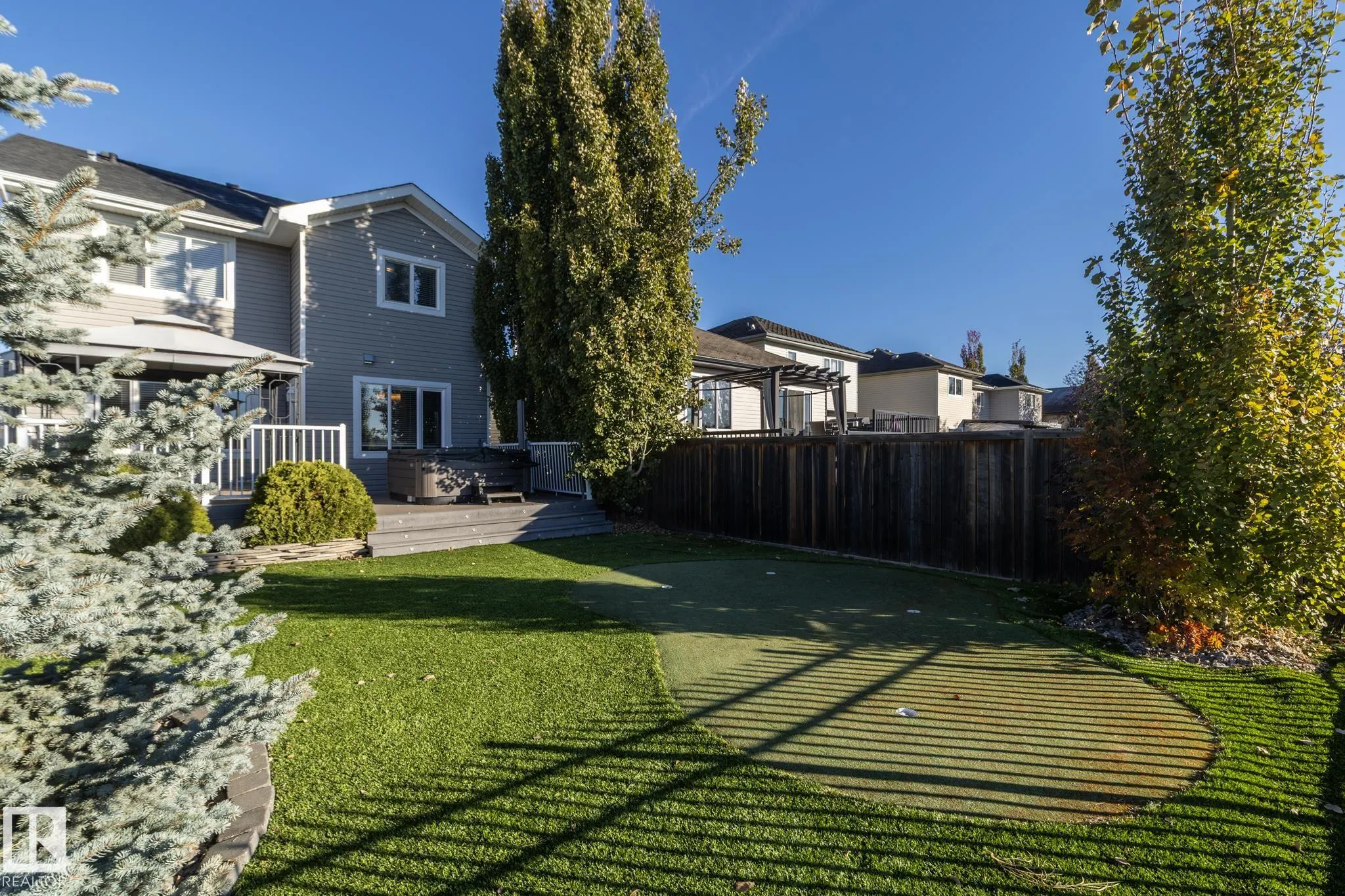 894 OAKLAND Boulevard