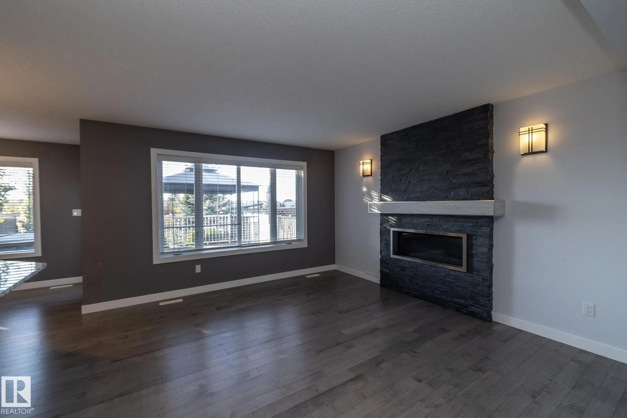 894 OAKLAND Boulevard
