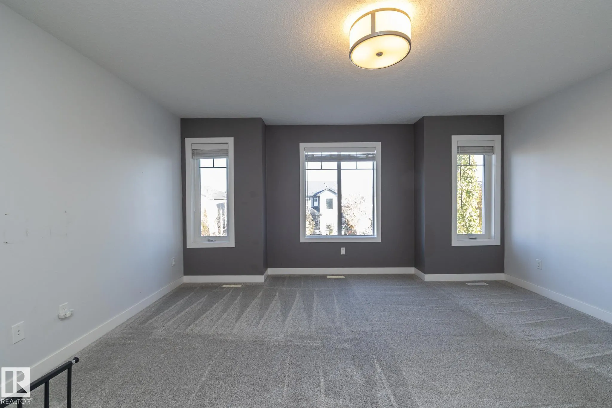 894 OAKLAND Boulevard