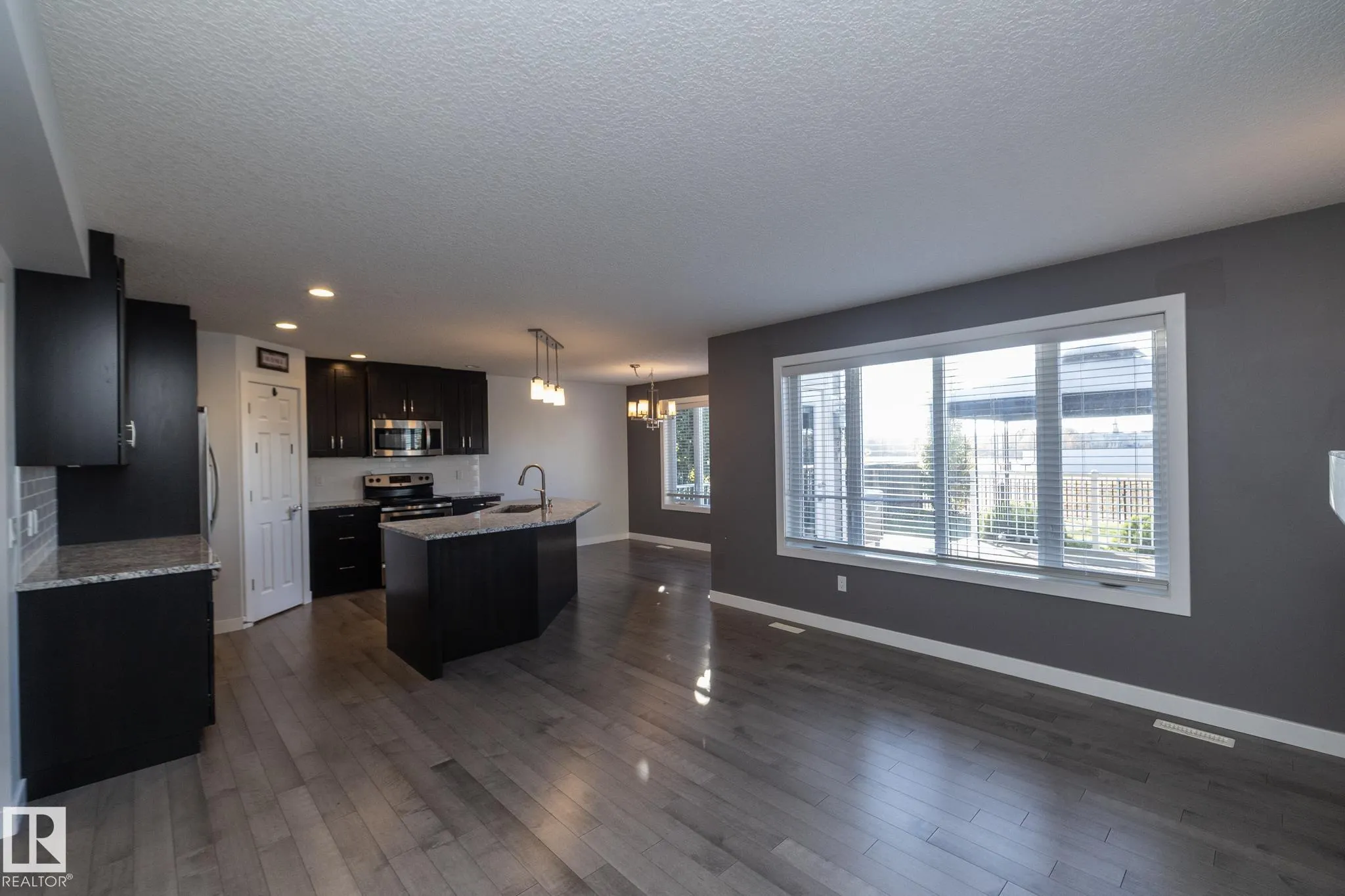 894 OAKLAND Boulevard
