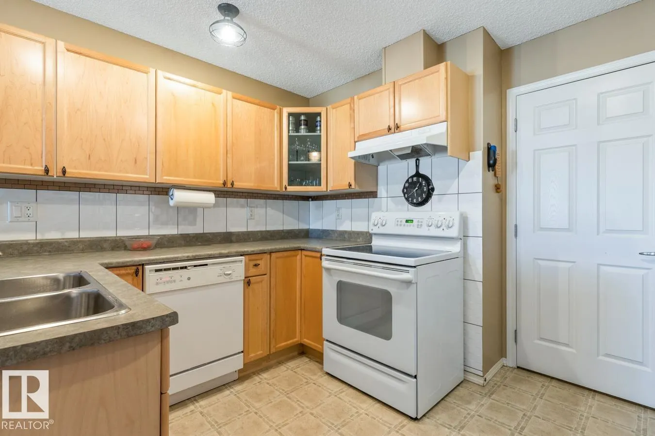 2508 HANNA Crescent