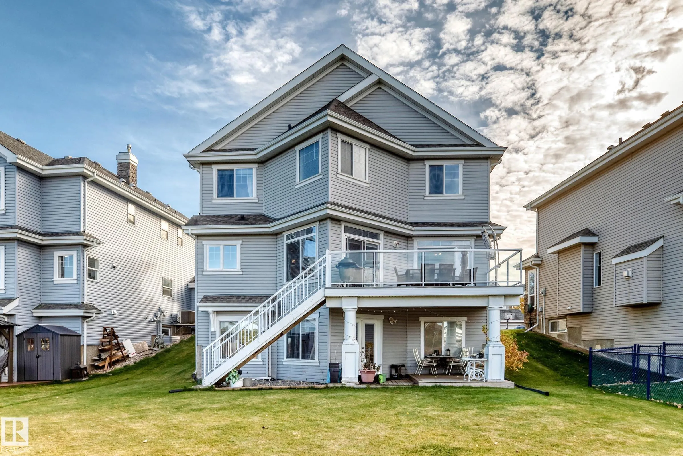 569 Stewart Crescent