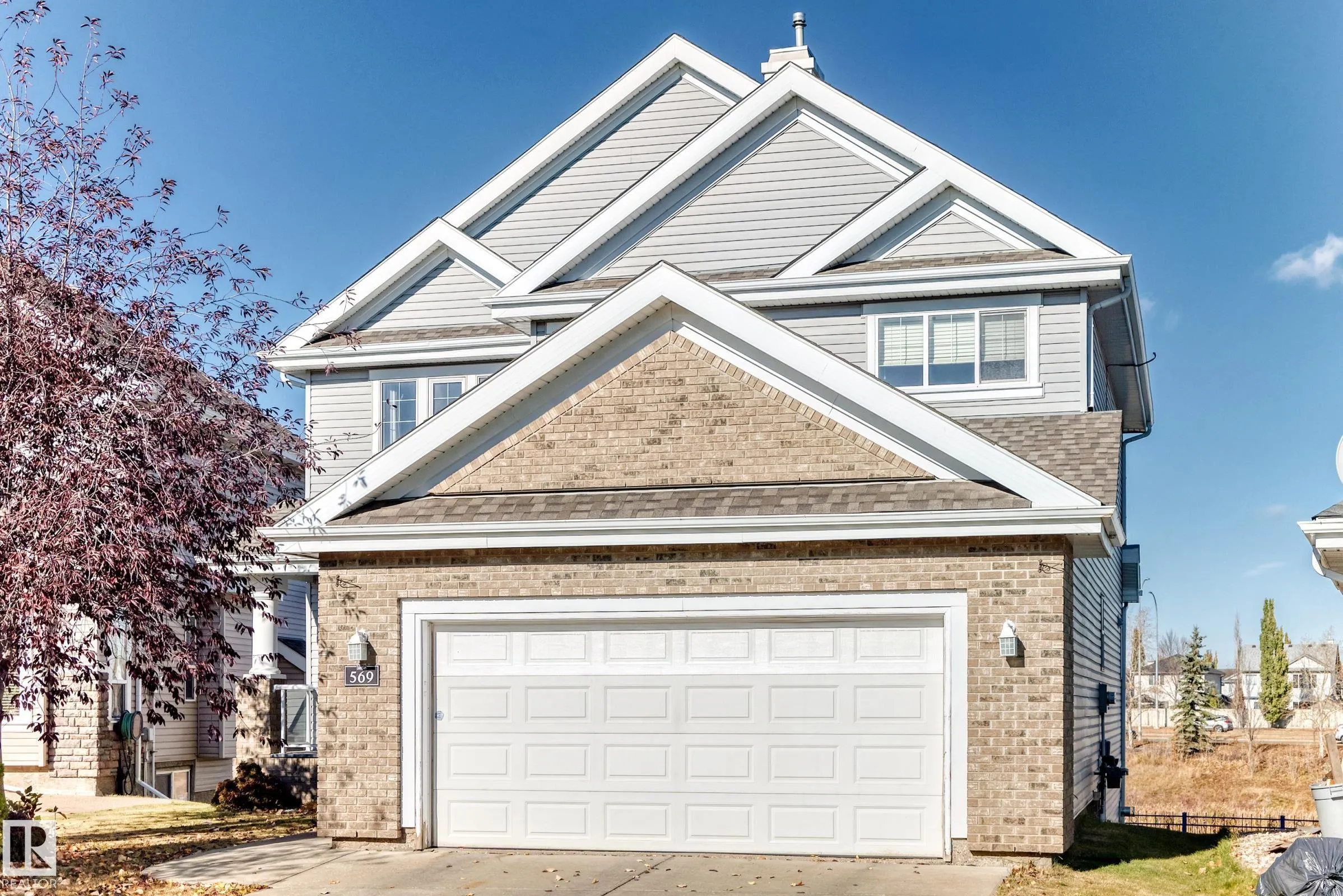 569 Stewart Crescent