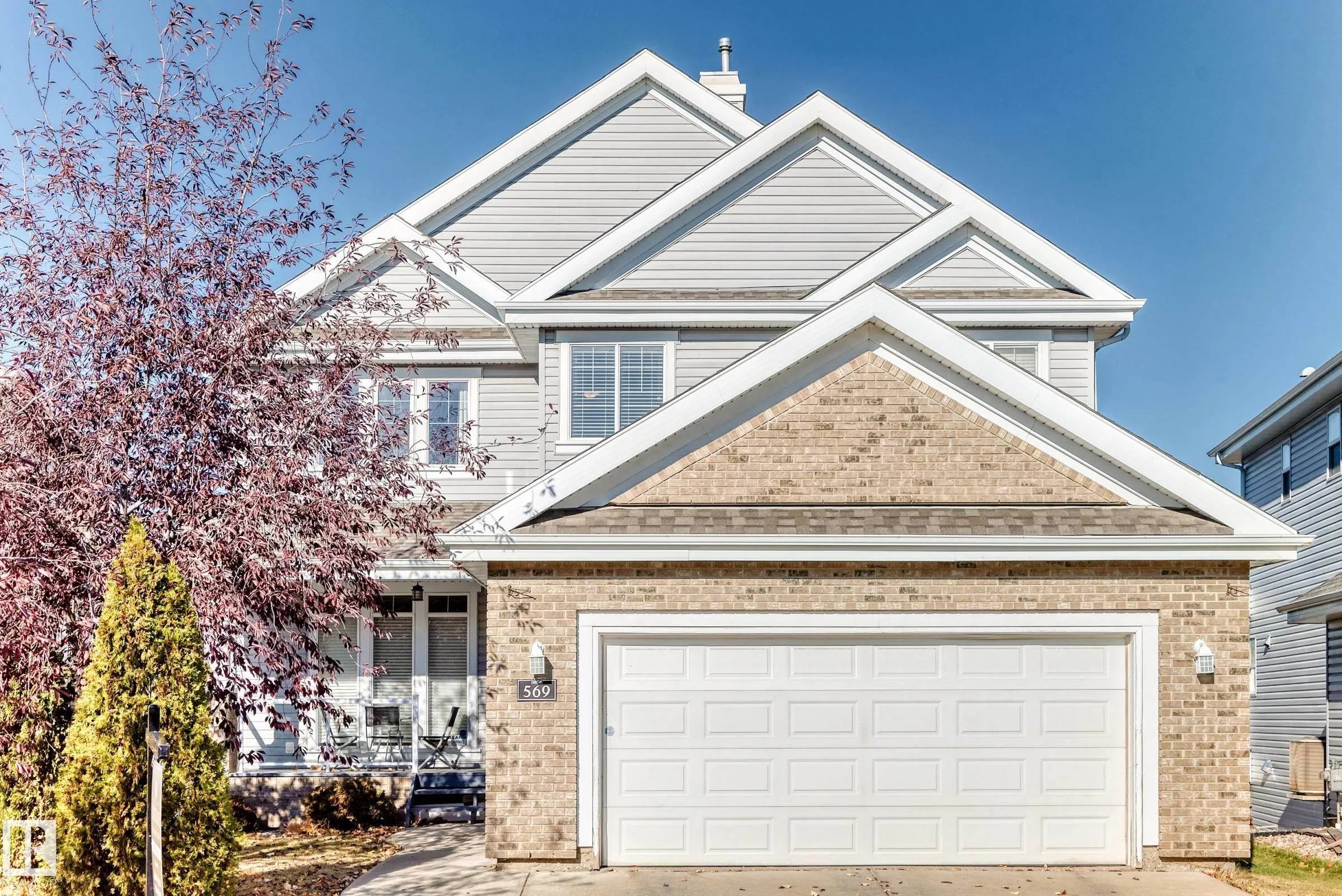 569 Stewart Crescent