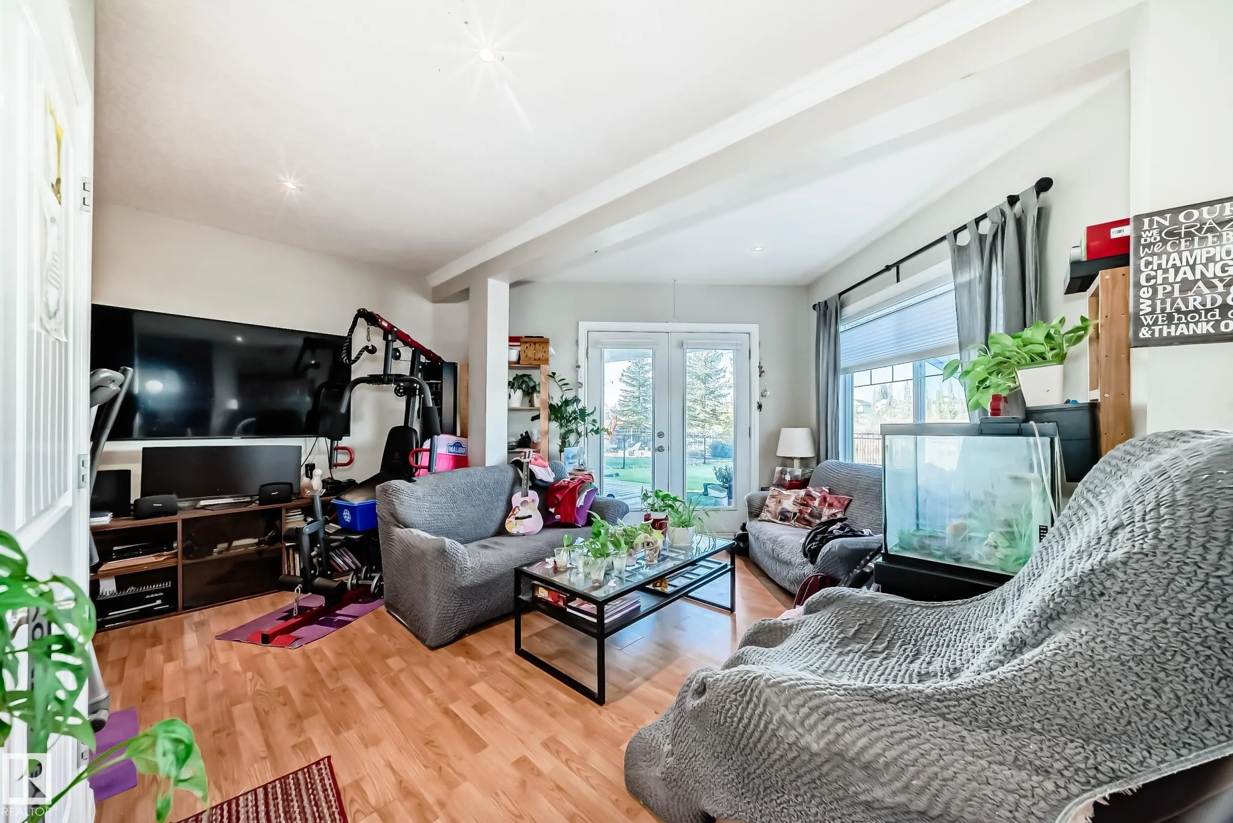 569 Stewart Crescent