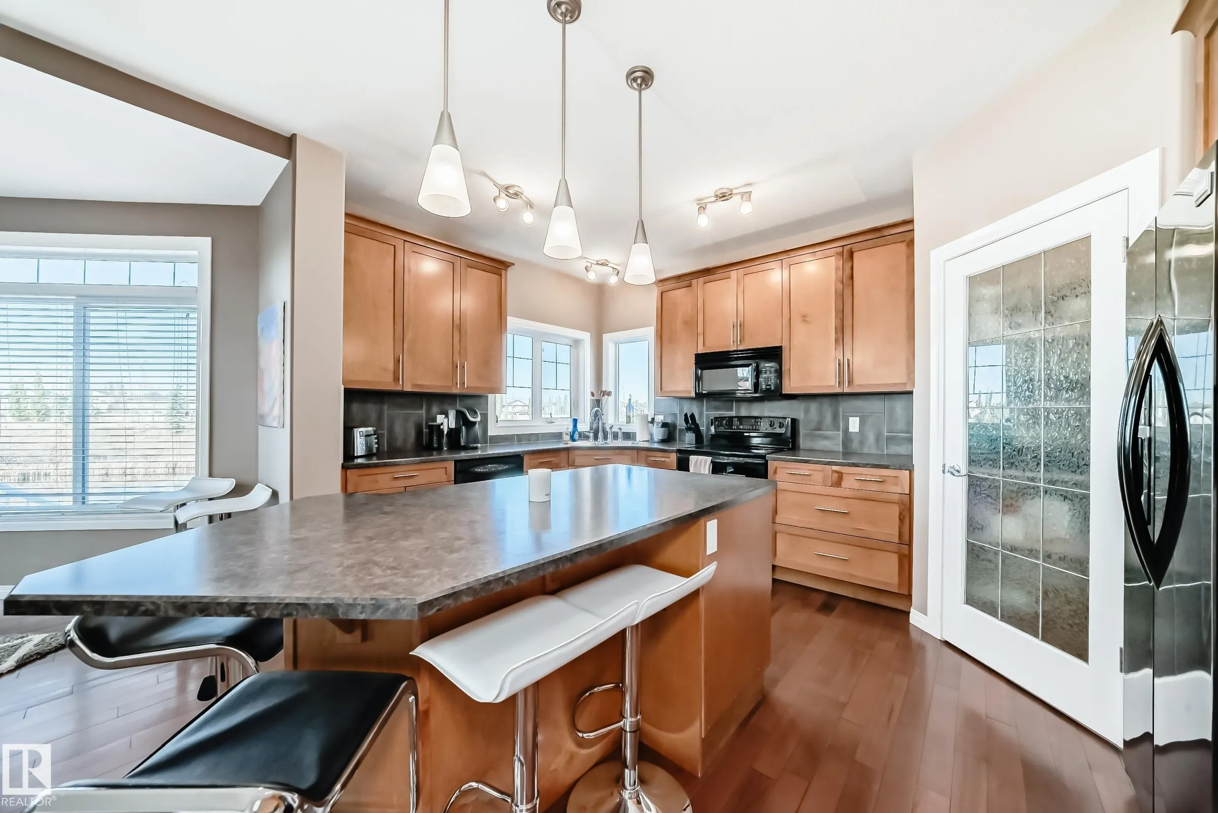 569 Stewart Crescent