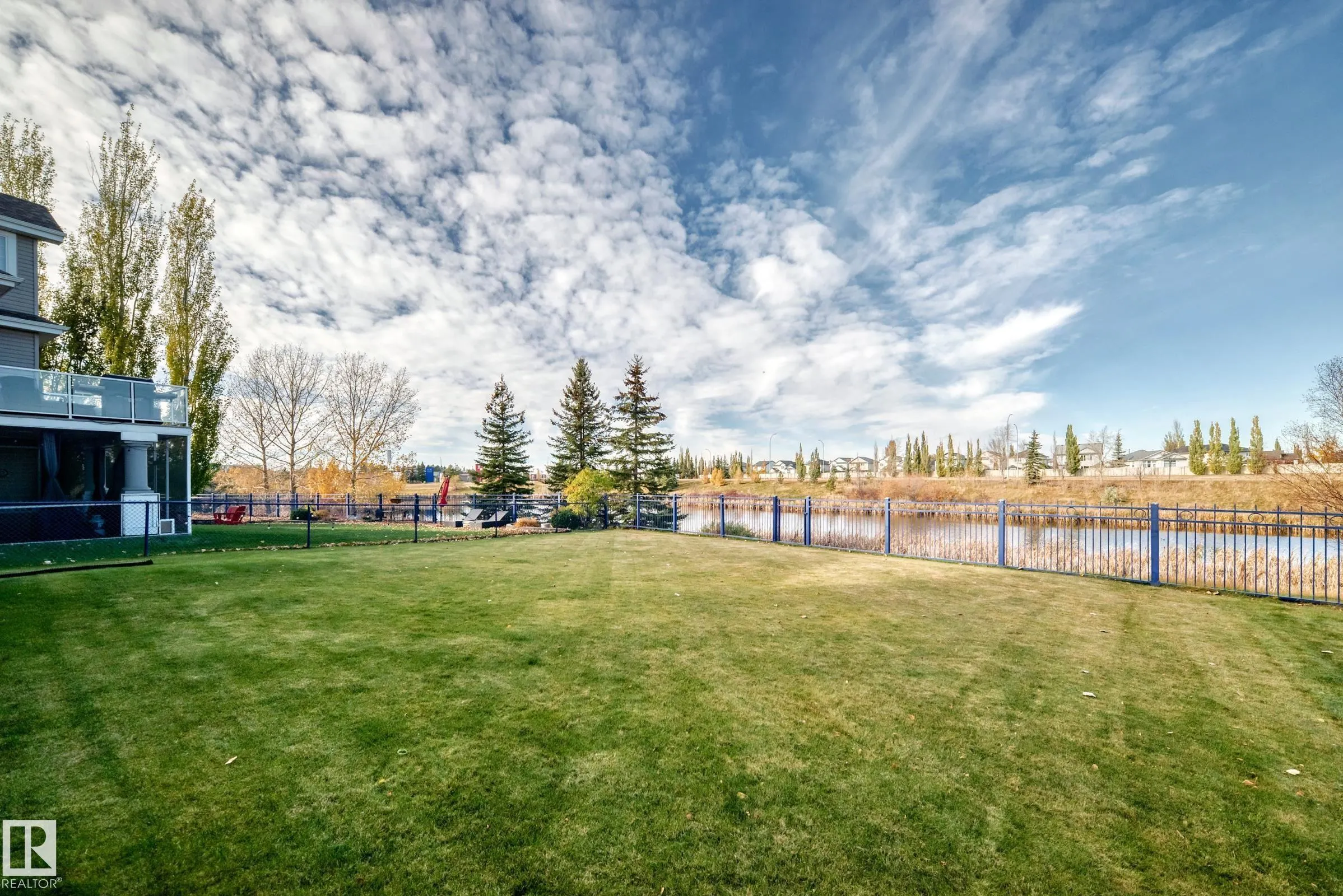569 Stewart Crescent