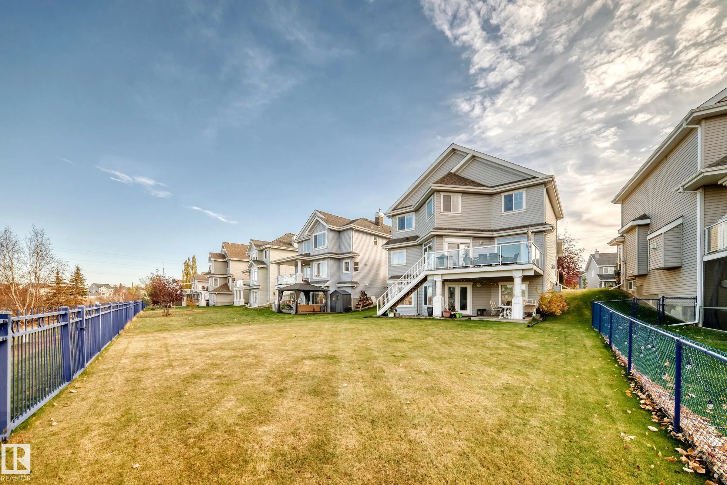 569 Stewart Crescent
