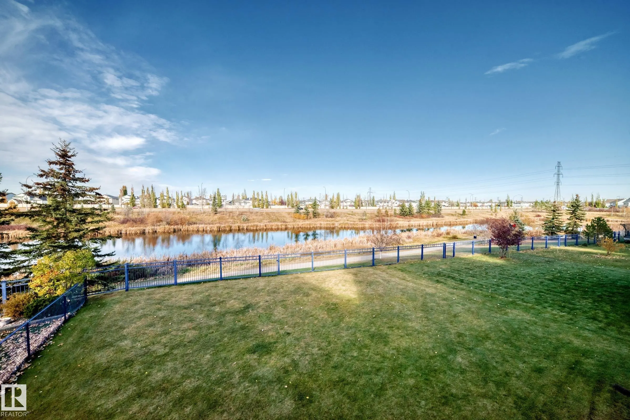 569 Stewart Crescent