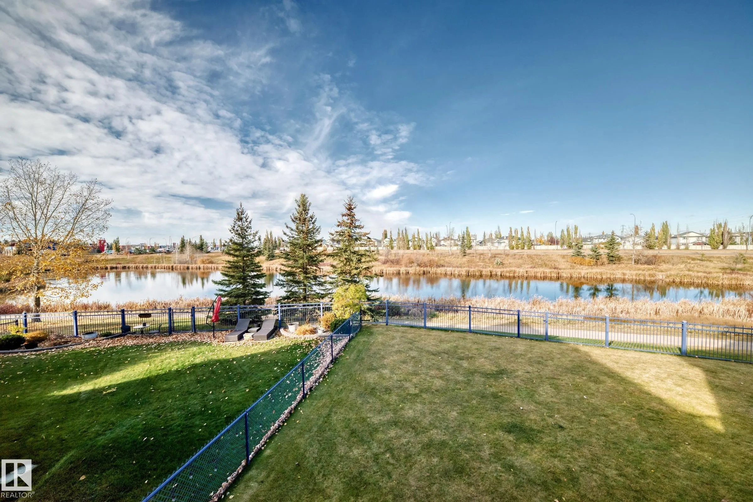 569 Stewart Crescent