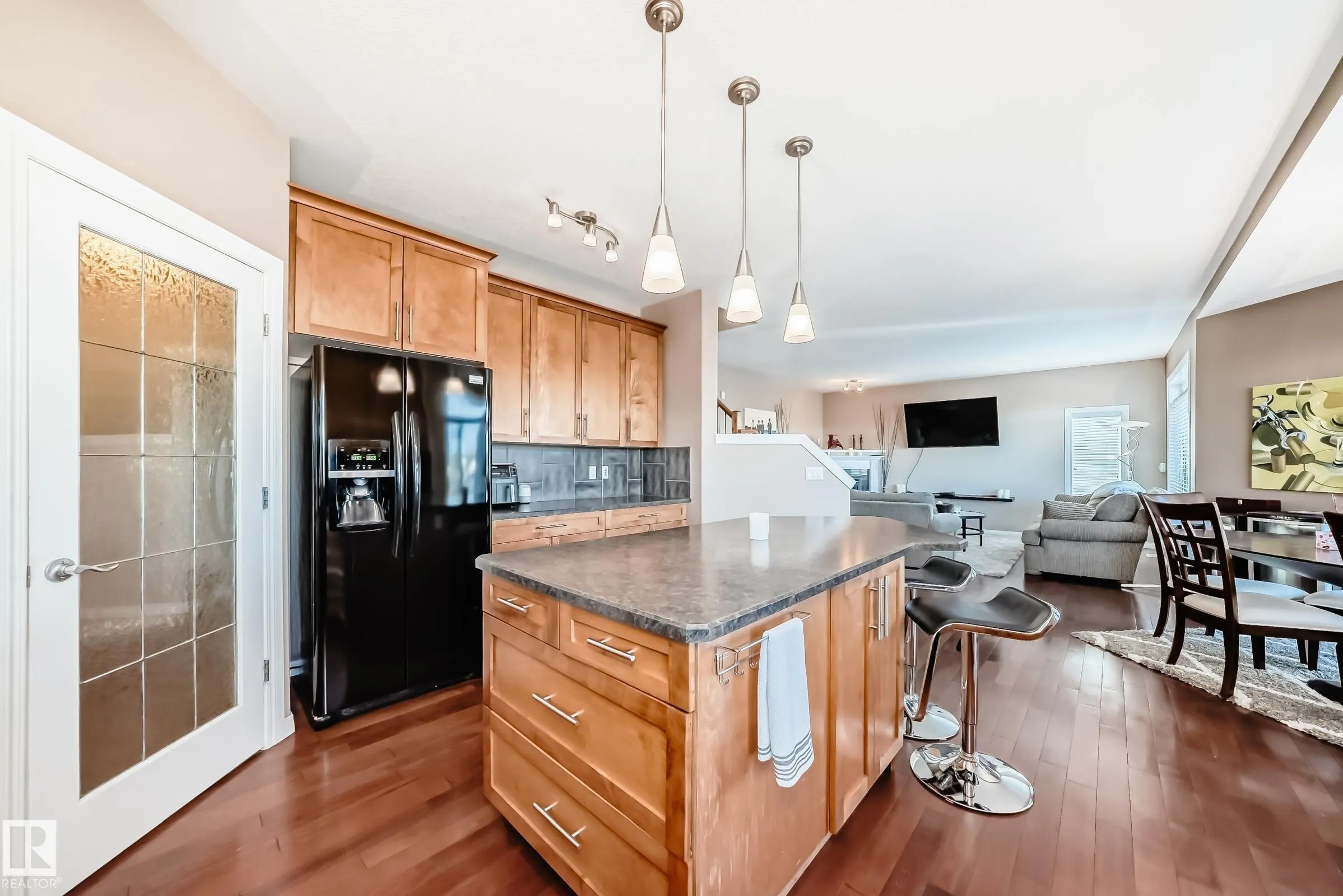569 Stewart Crescent