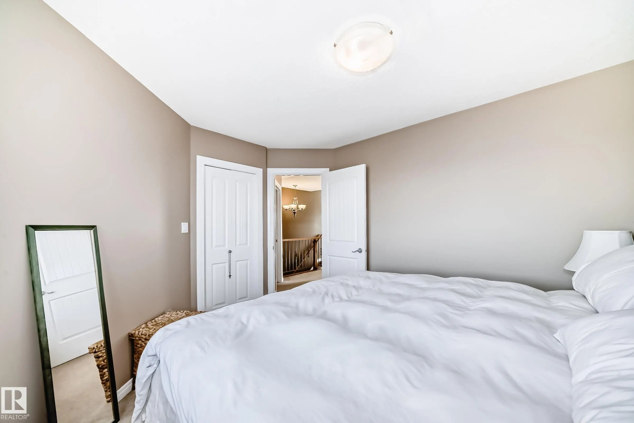 569 Stewart Crescent