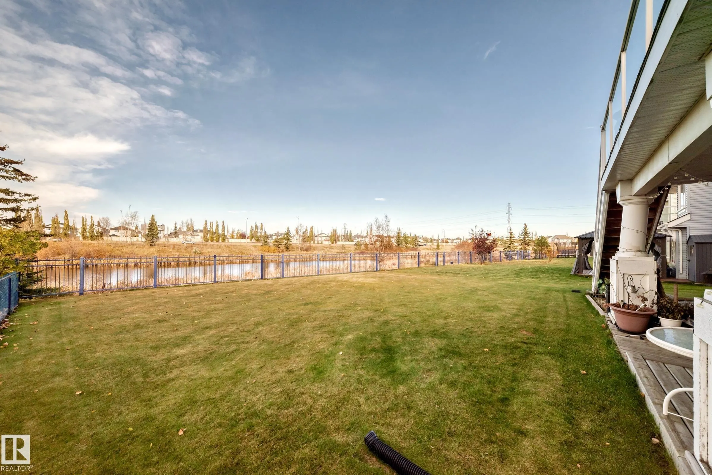 569 Stewart Crescent