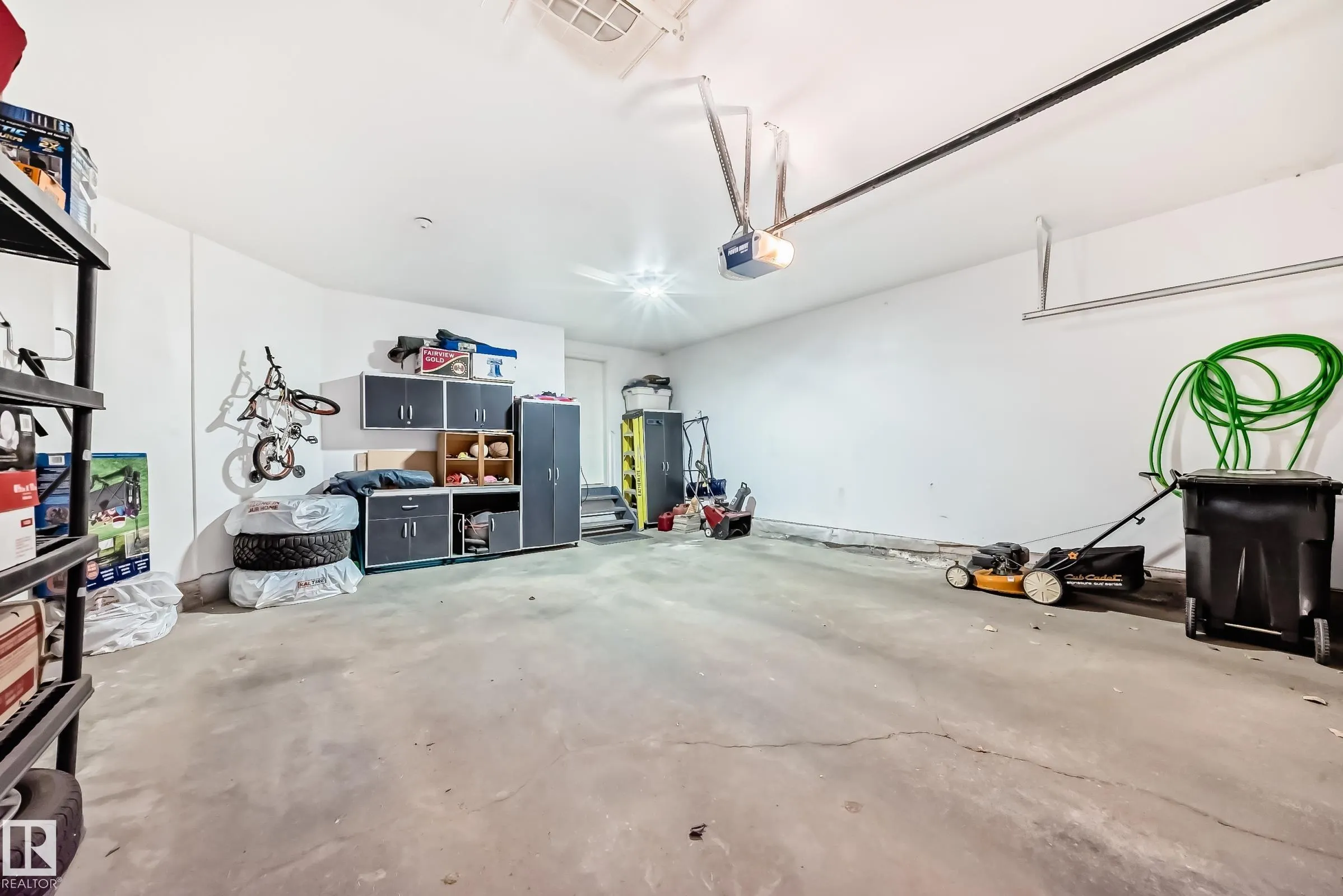 569 Stewart Crescent