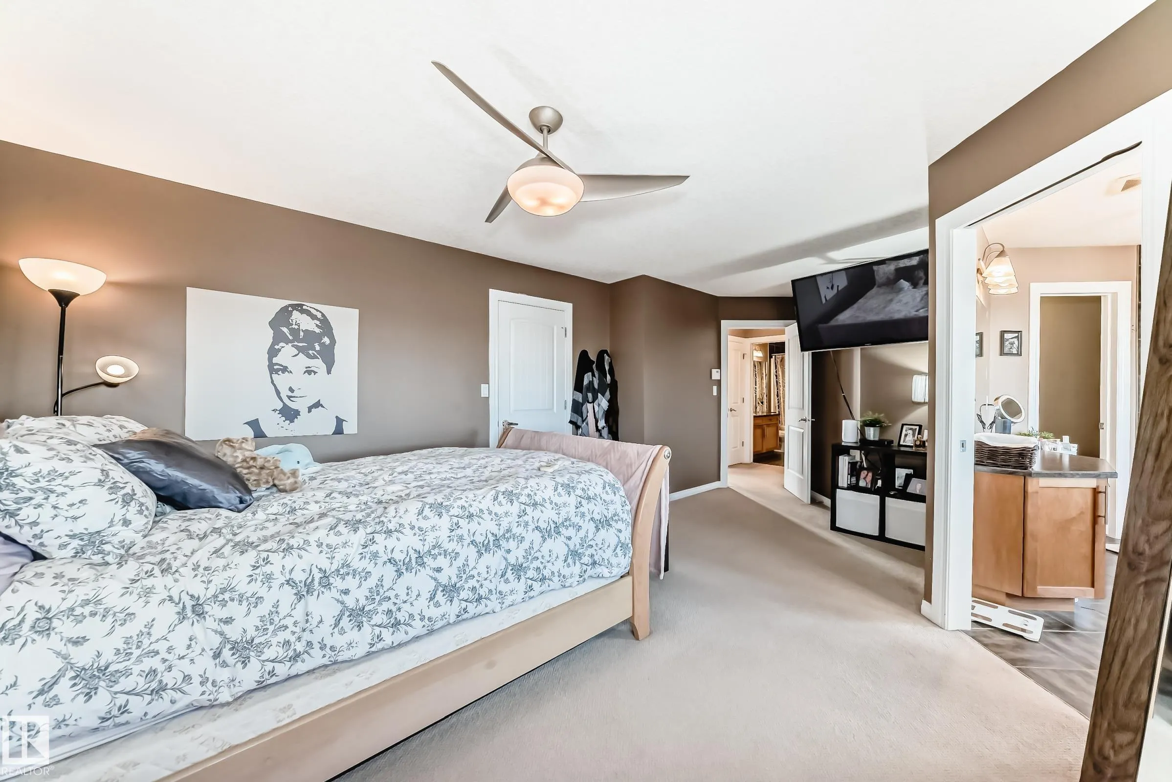 569 Stewart Crescent