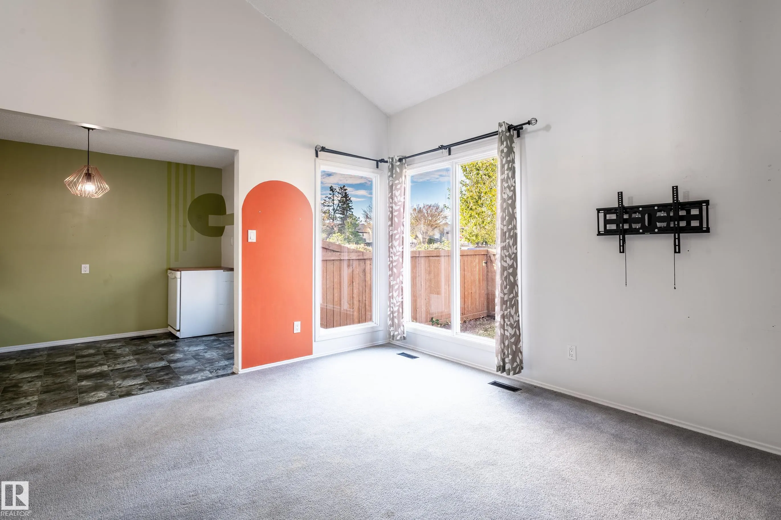 266 CHATEAU Place