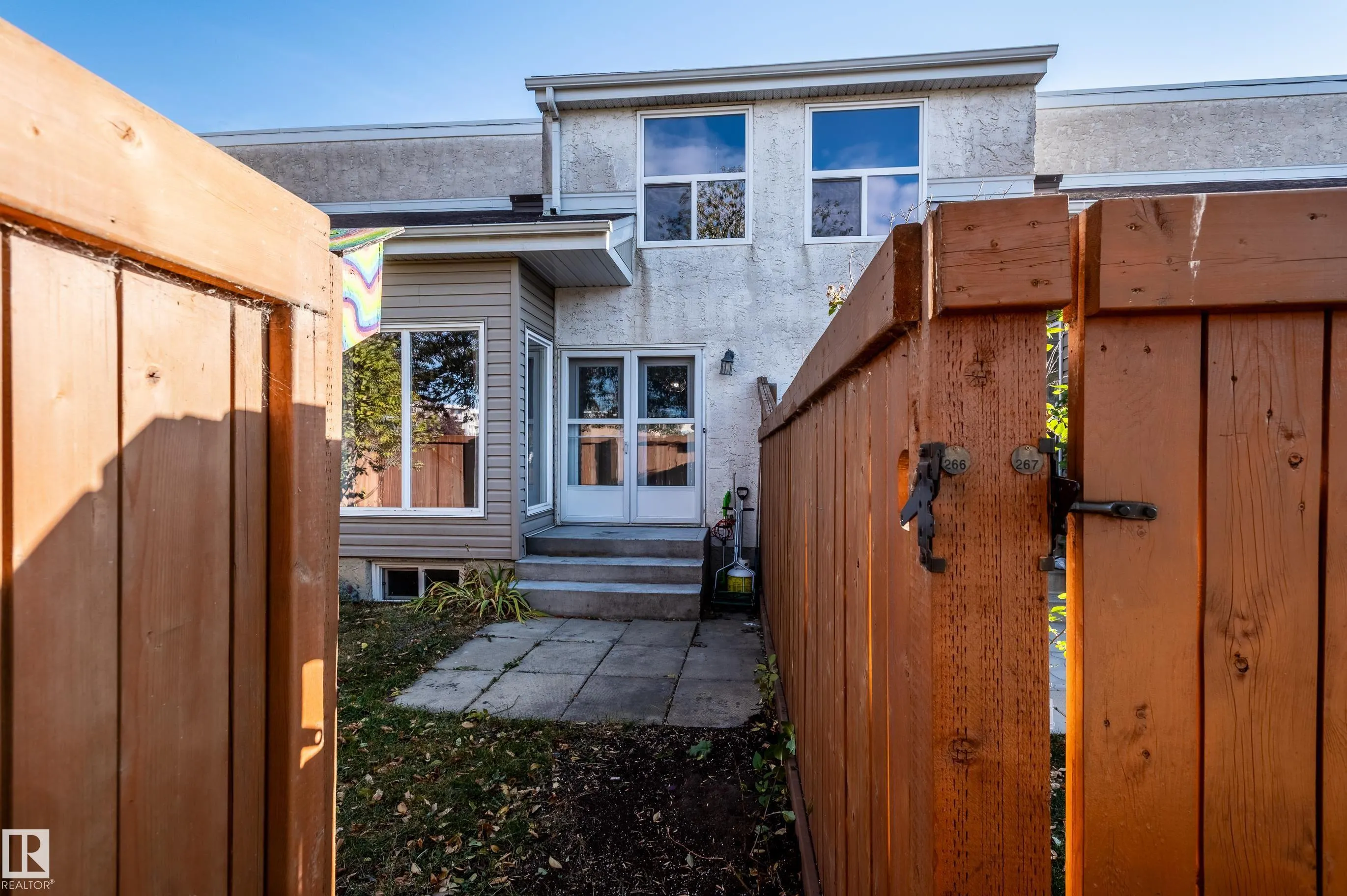 266 CHATEAU Place