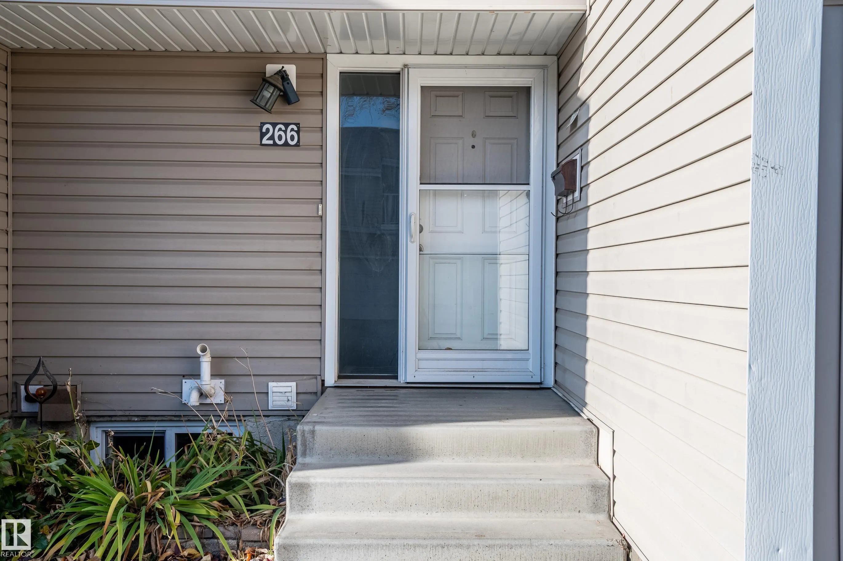 266 CHATEAU Place