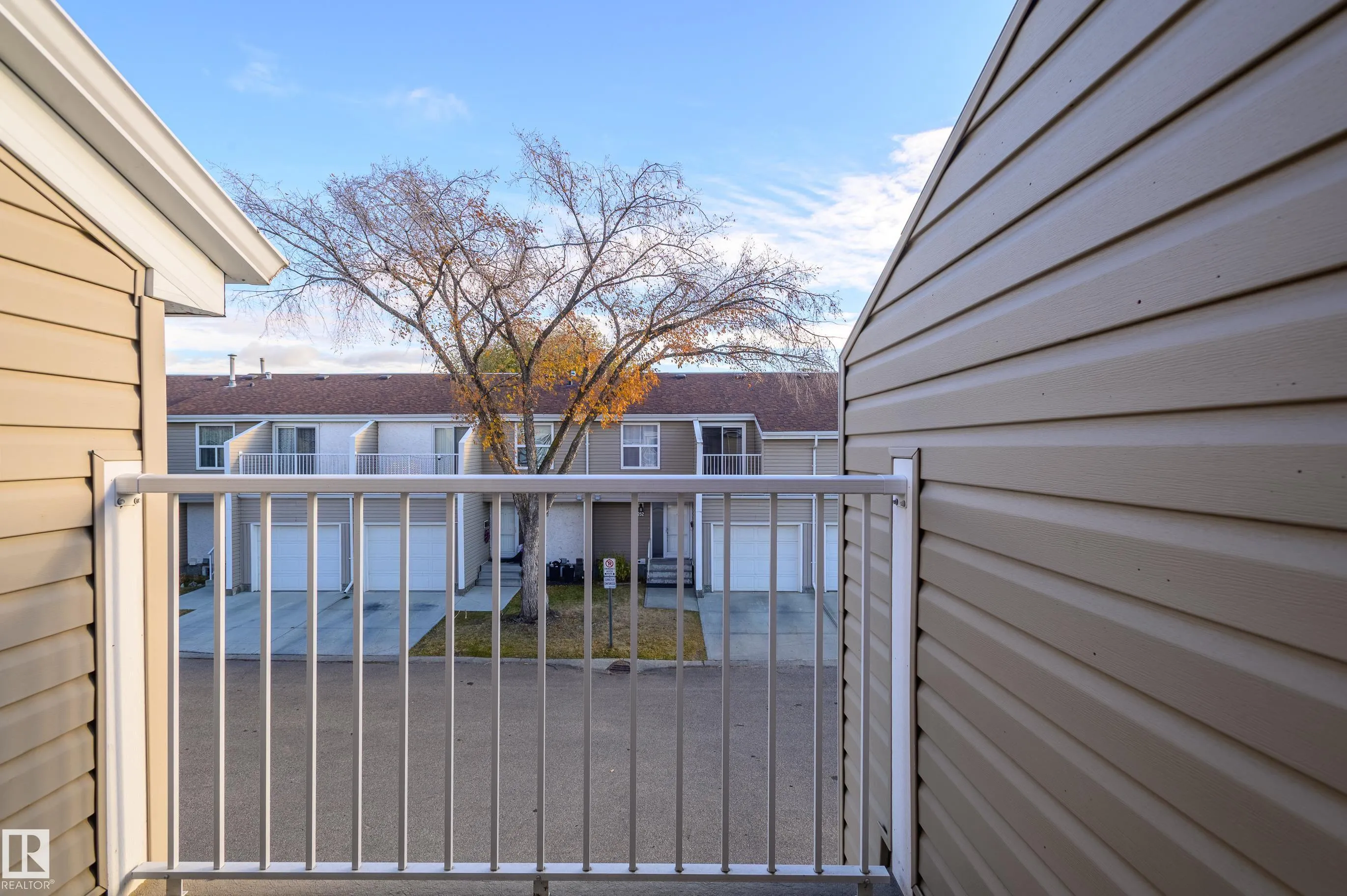 266 CHATEAU Place
