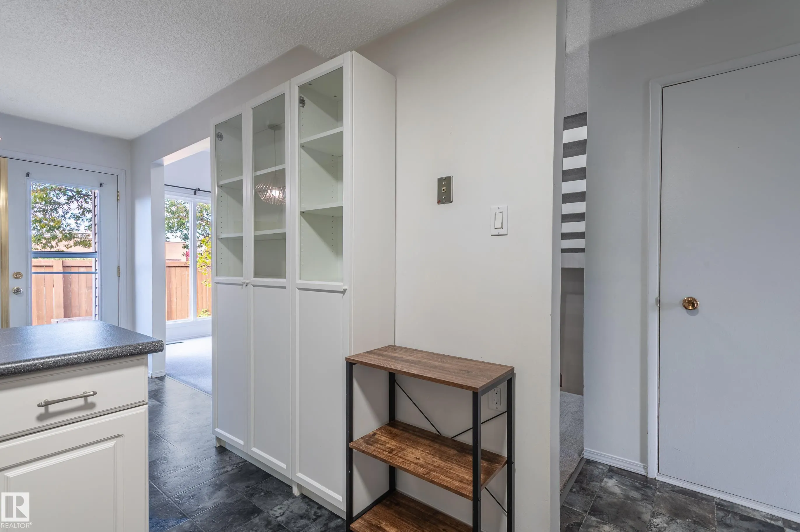 266 CHATEAU Place