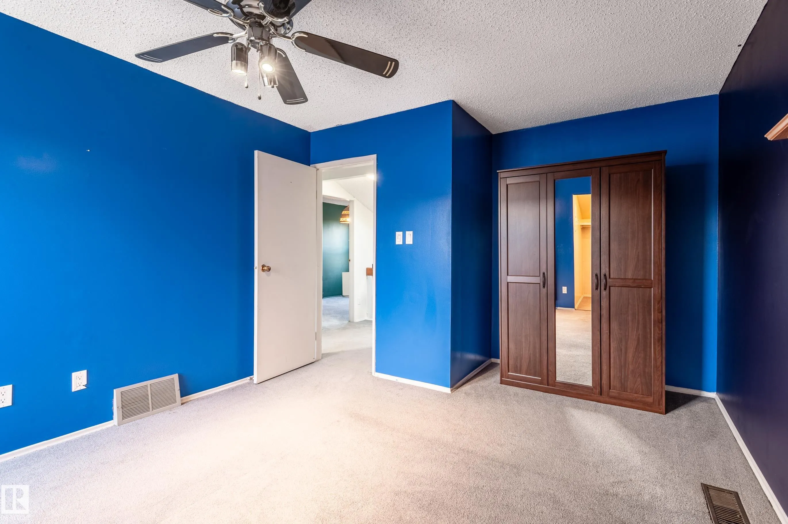 266 CHATEAU Place