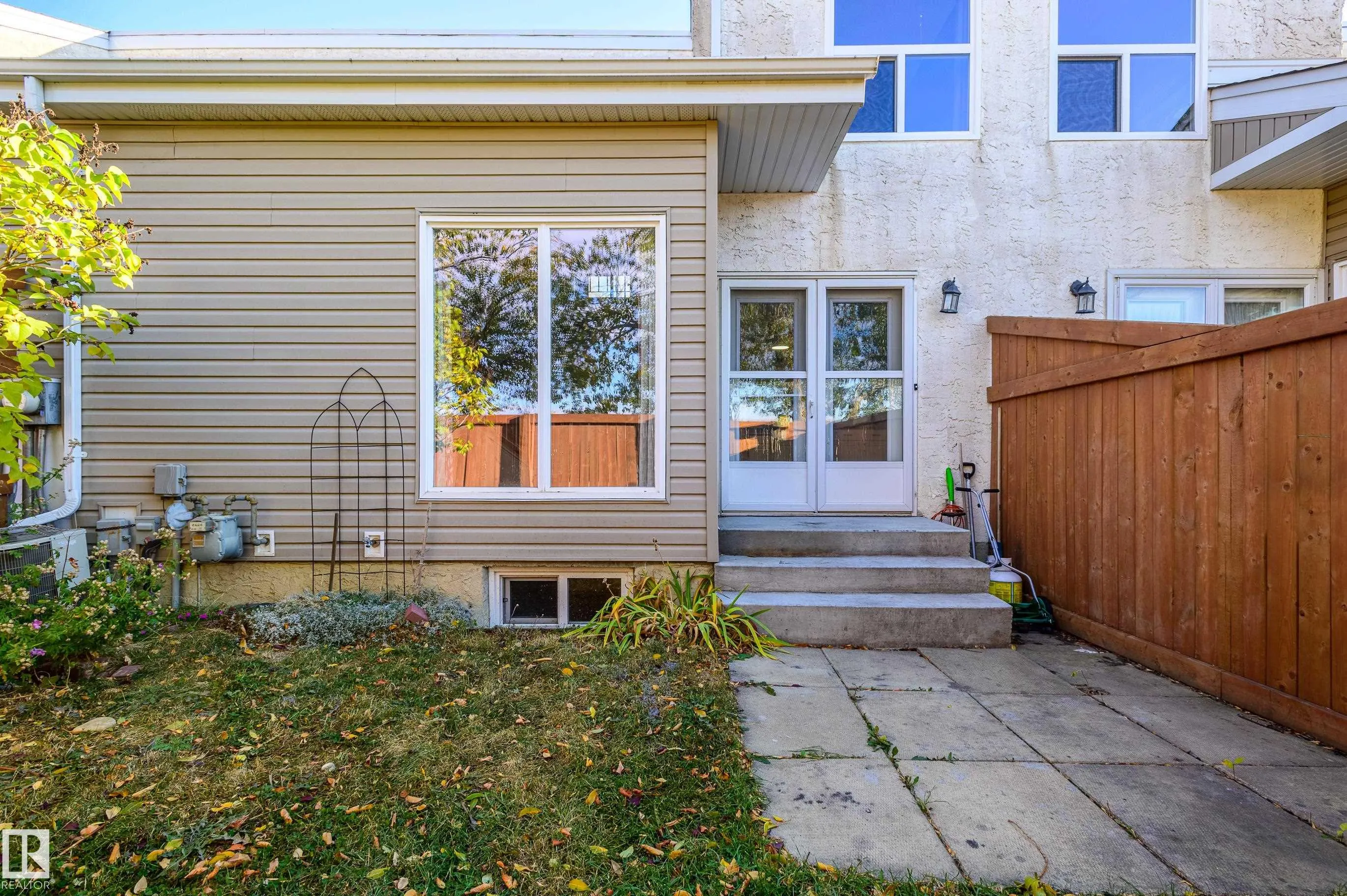 266 CHATEAU Place