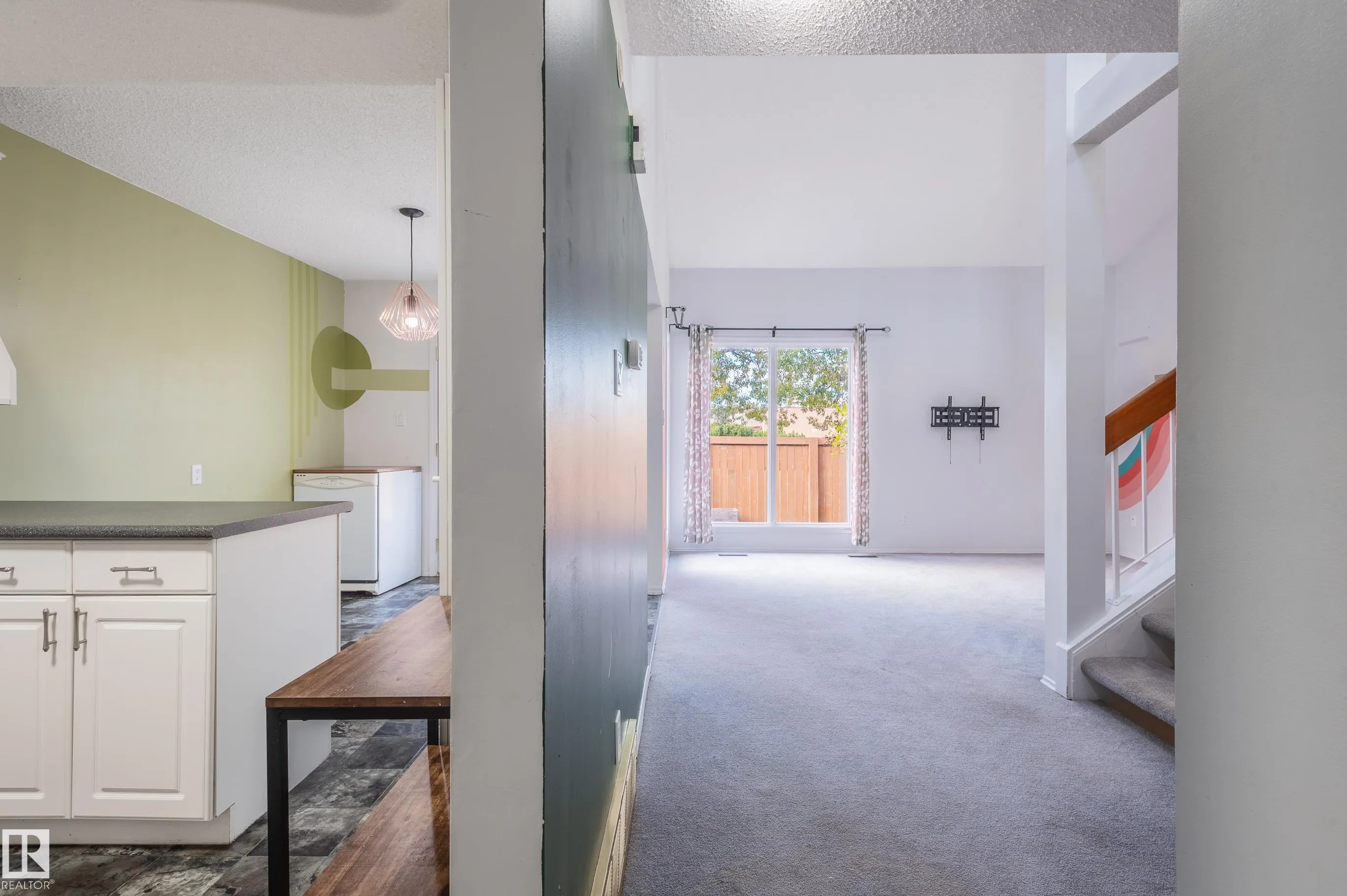 266 CHATEAU Place