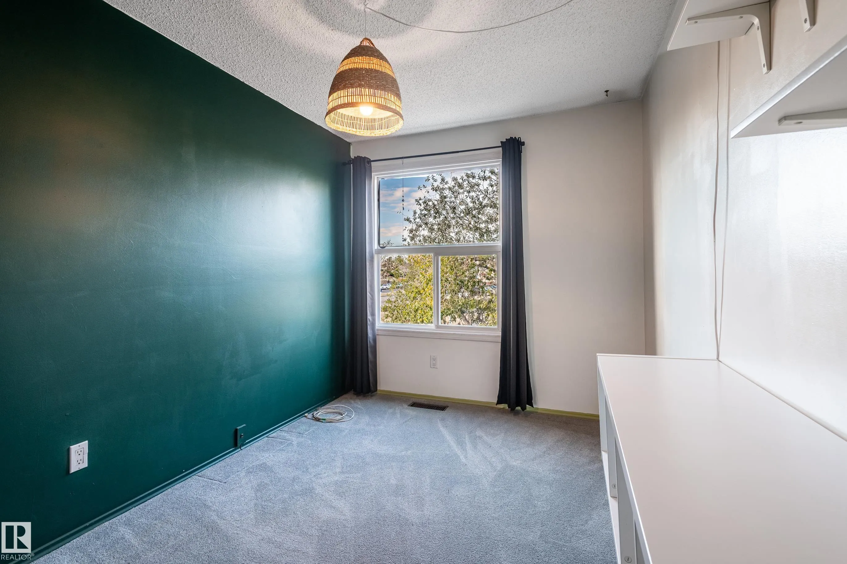 266 CHATEAU Place