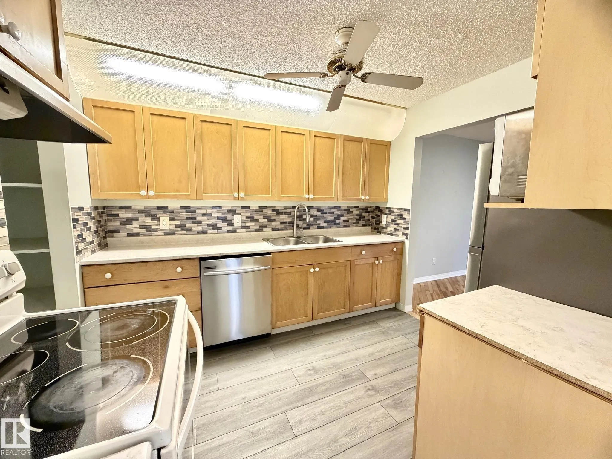 1166 SADDLEBACK Road