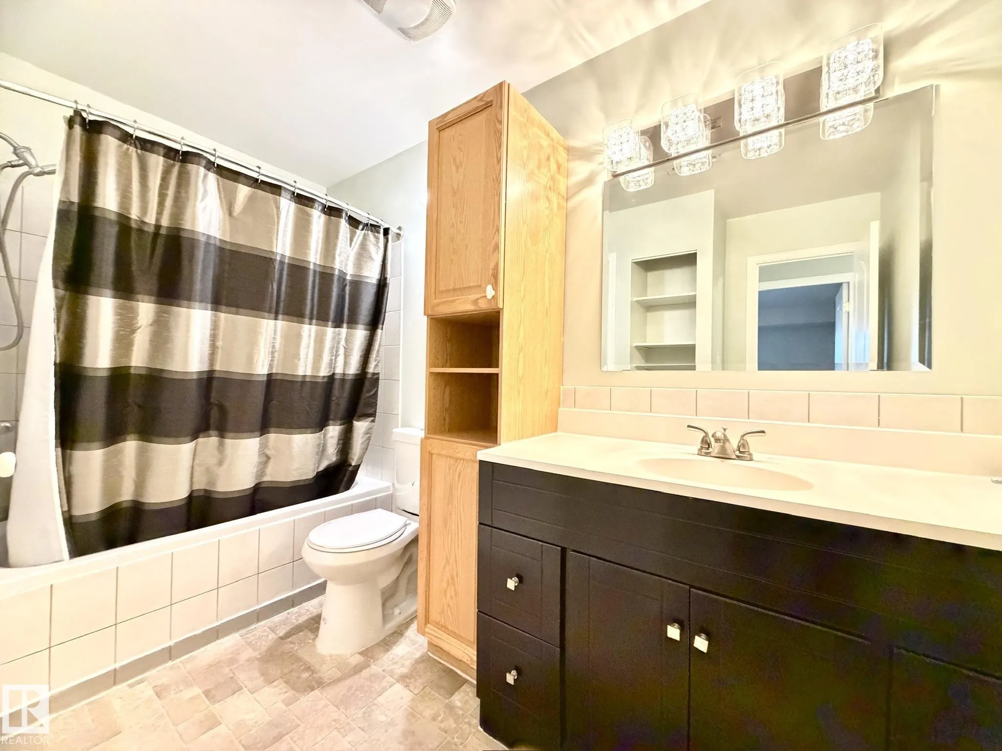 1166 SADDLEBACK Road