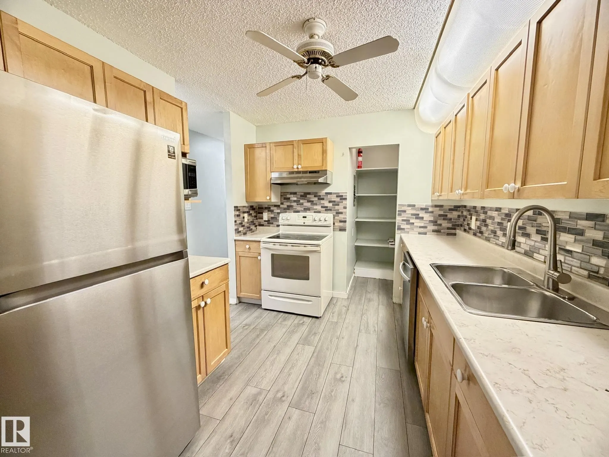 1166 SADDLEBACK Road