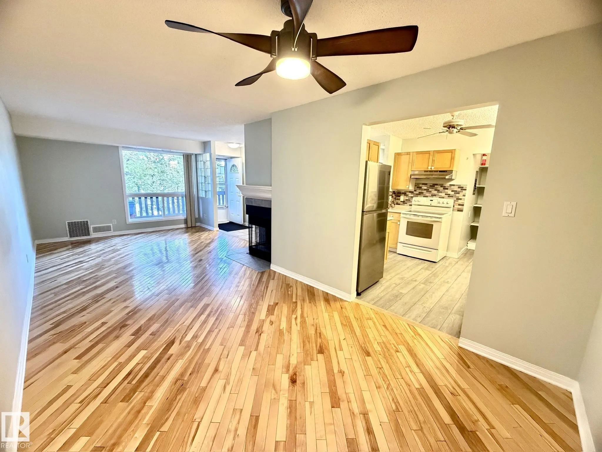 1166 SADDLEBACK Road