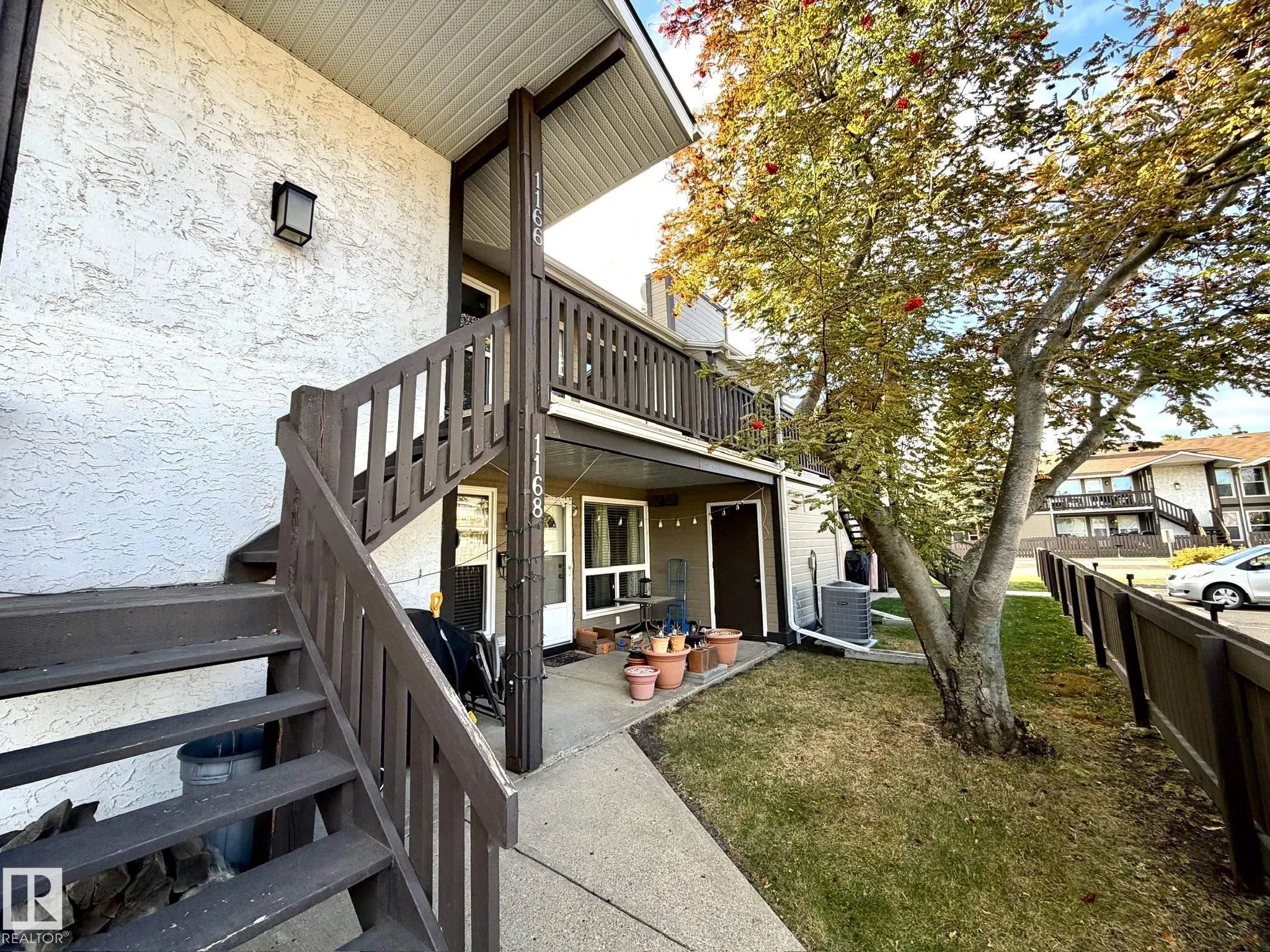 1166 SADDLEBACK Road