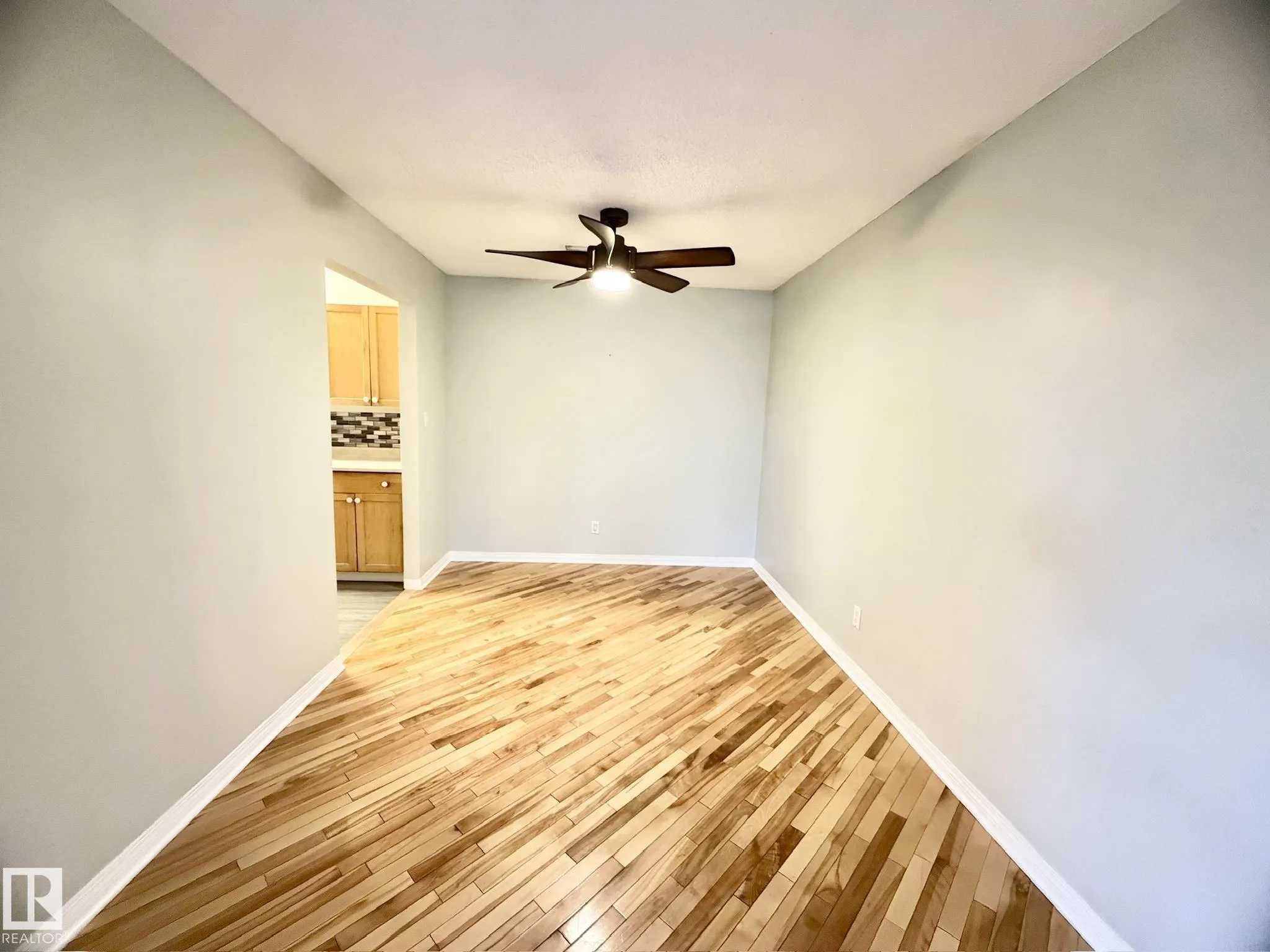 1166 SADDLEBACK Road